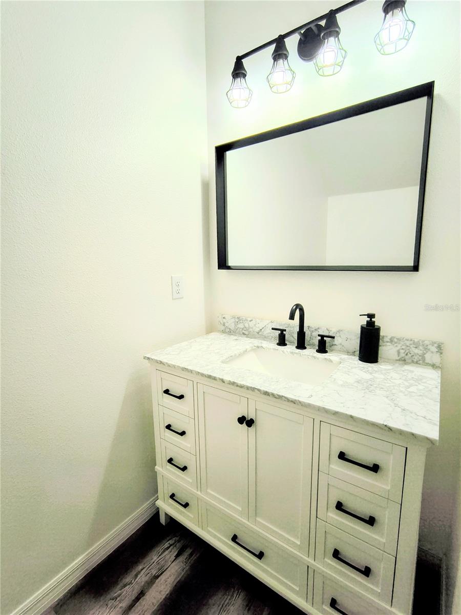 1070 LAKE ARIANA BLVD, AUBURNDALE, FL, 33823