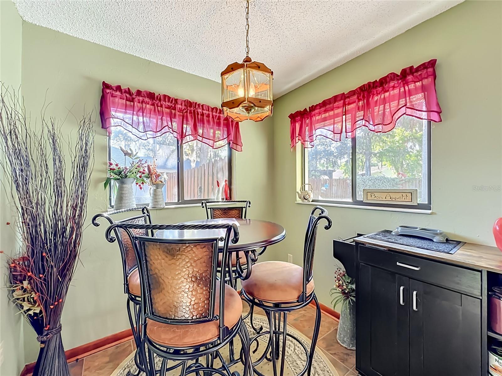 27 BLACK HAWK PL, PALM COAST, FL, 32137