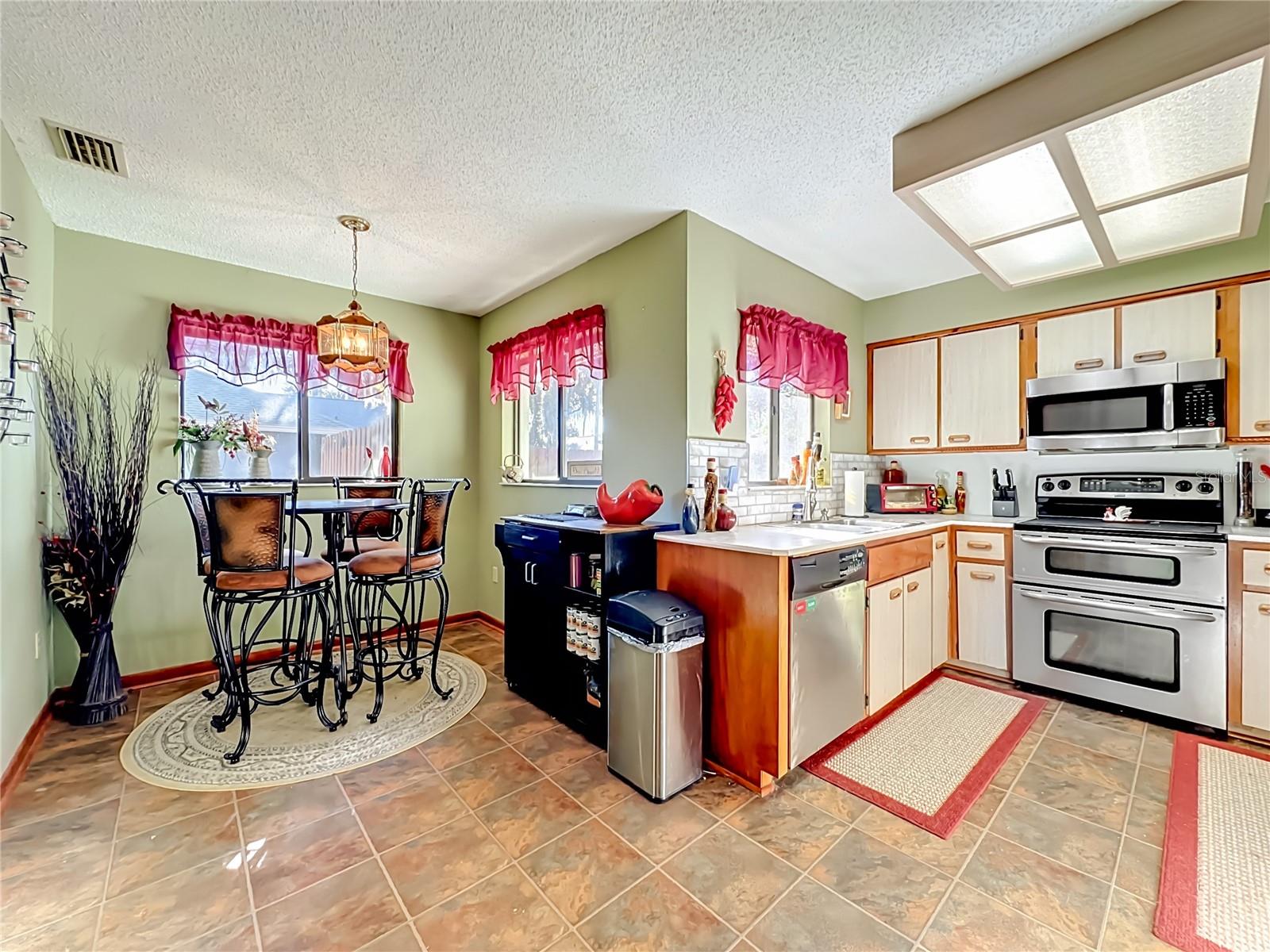27 BLACK HAWK PL, PALM COAST, FL, 32137