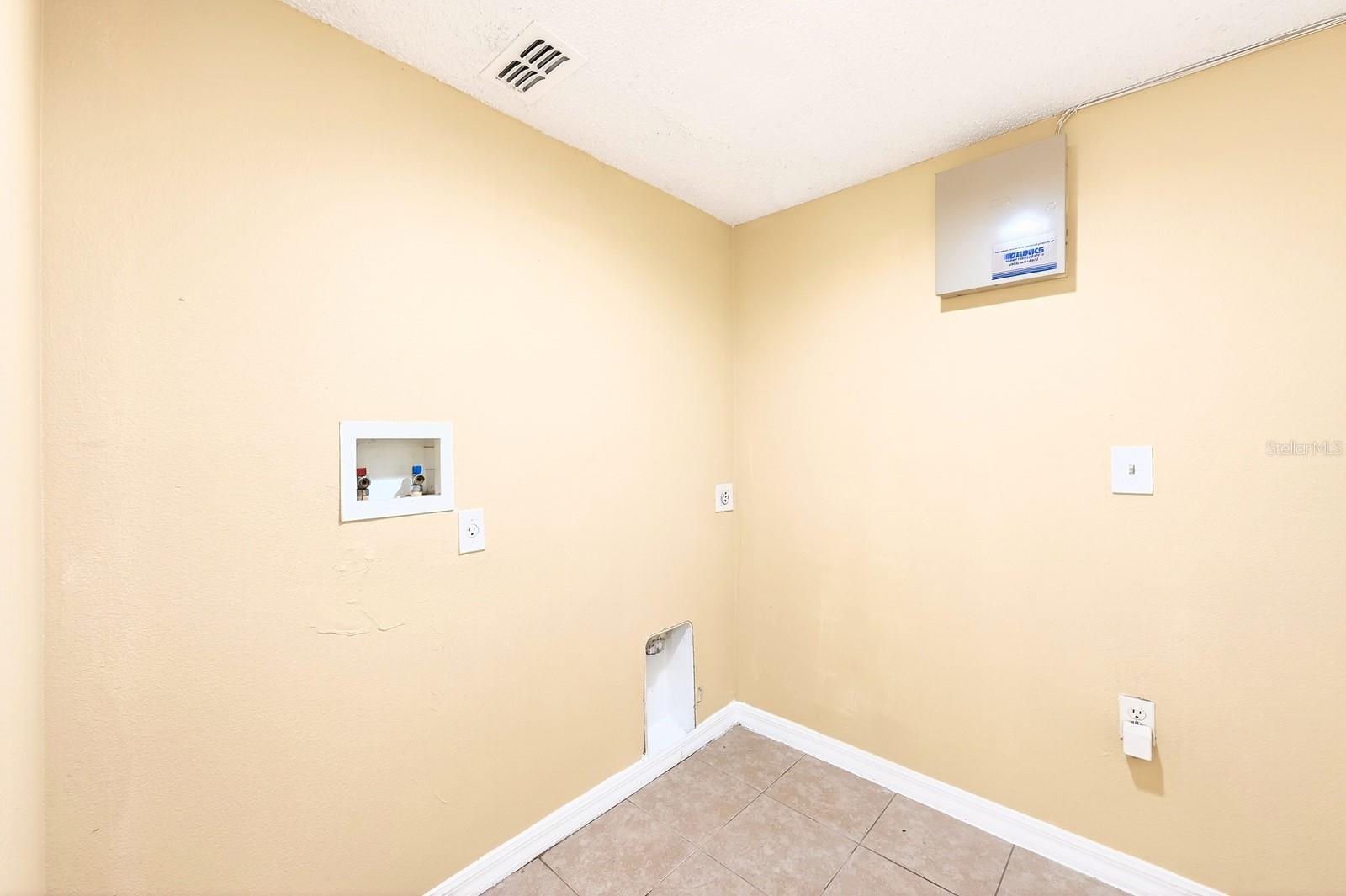 274 CURTIS AVE, GROVELAND, FL, 34736