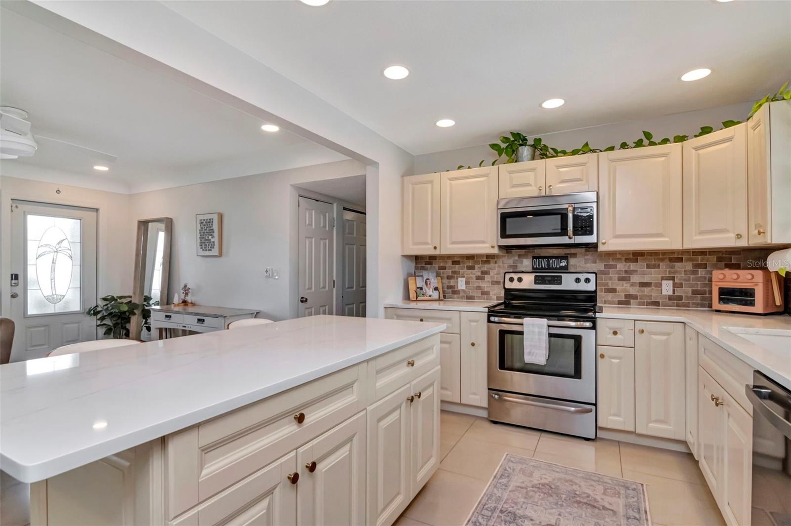 6468 17TH TER N, ST PETERSBURG, FL, 33710