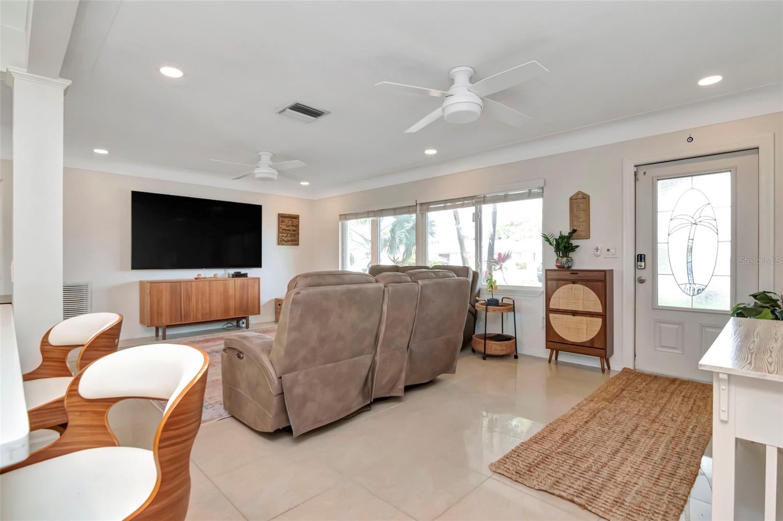 6468 17TH TER N, ST PETERSBURG, FL, 33710