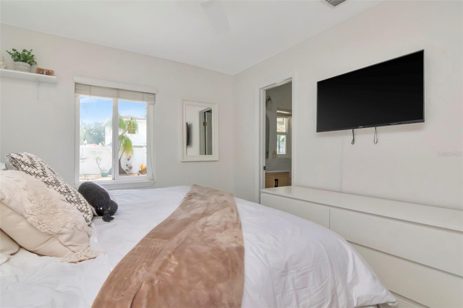 6468 17TH TER N, ST PETERSBURG, FL, 33710