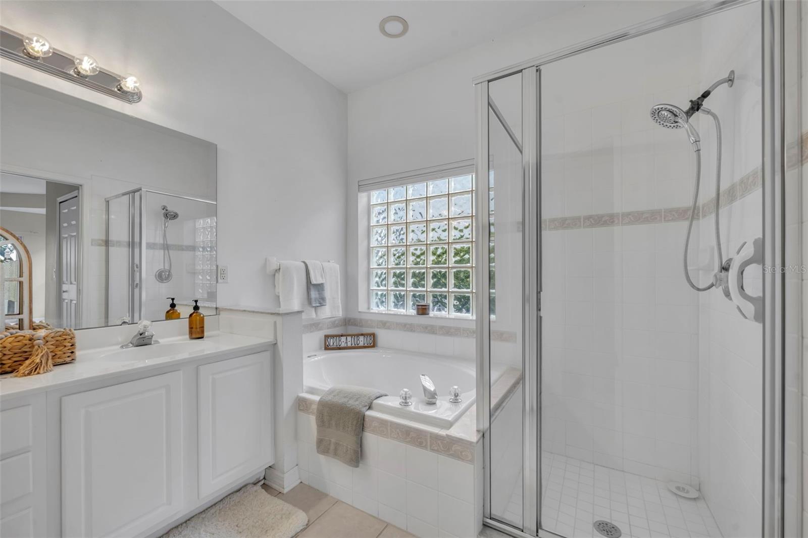 1656 ANNA CATHERINE DR, ORLANDO, FL, 32828