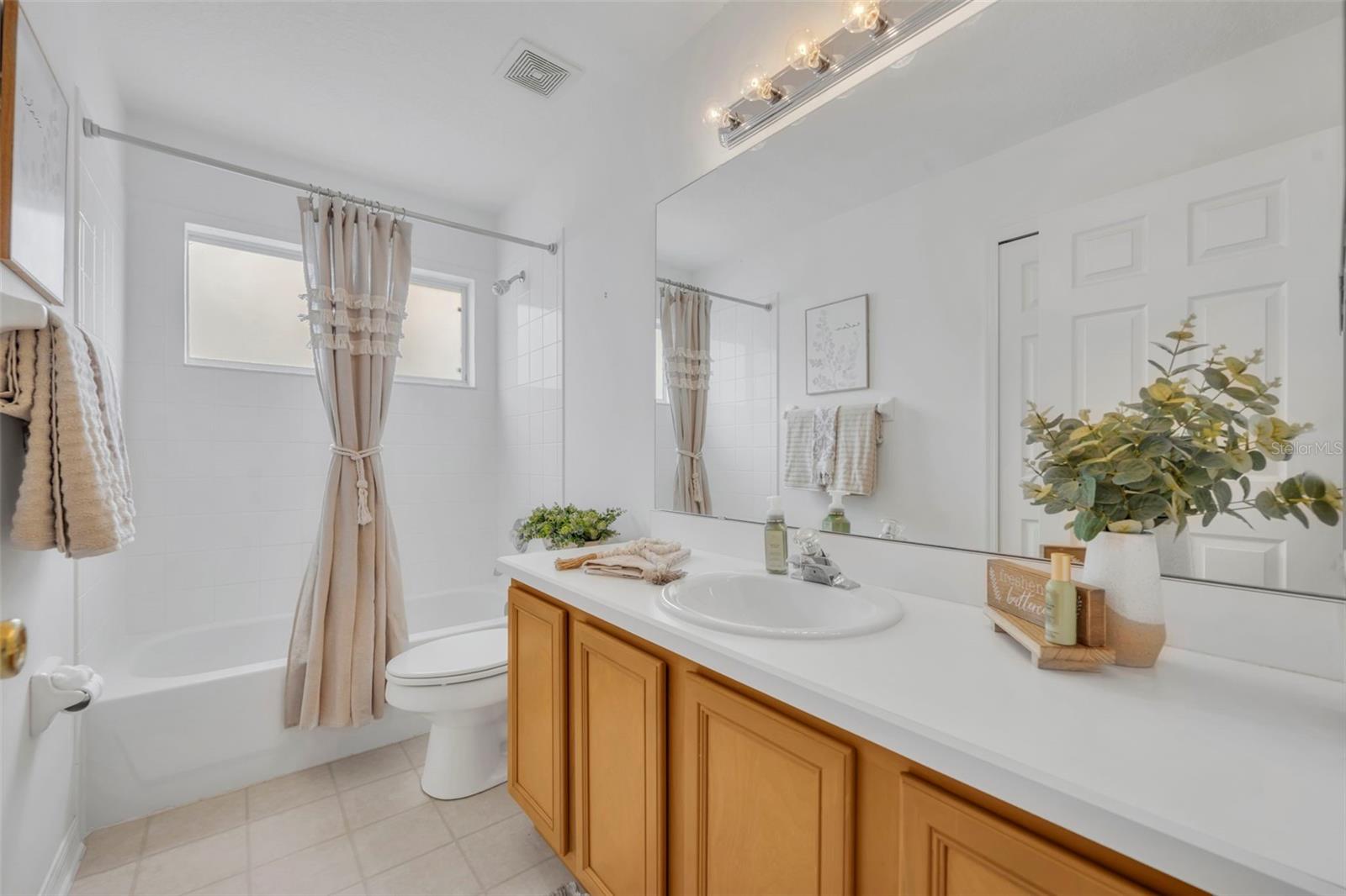 1656 ANNA CATHERINE DR, ORLANDO, FL, 32828