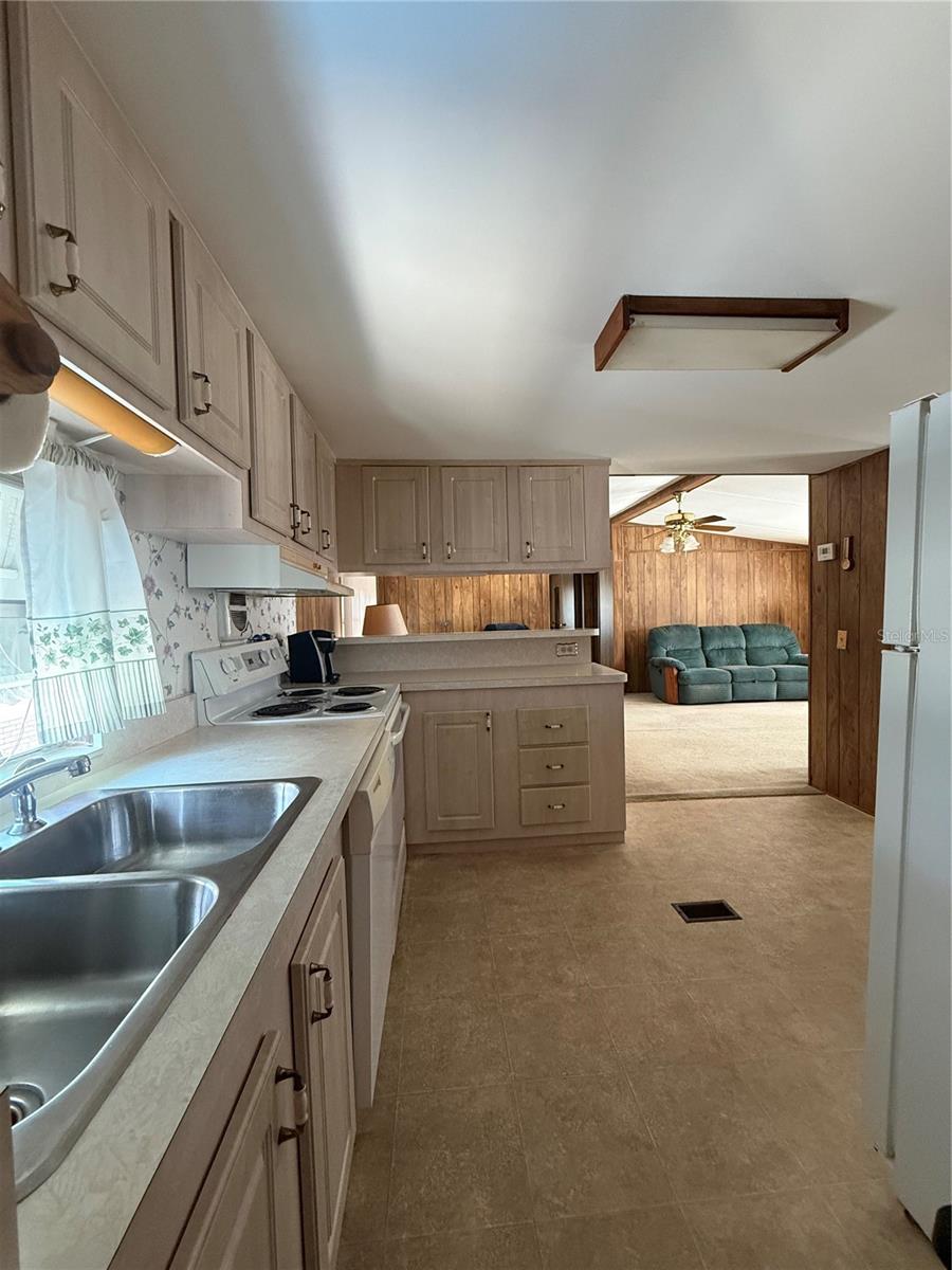 160 GARY AVE, OAK HILL, FL, 32759