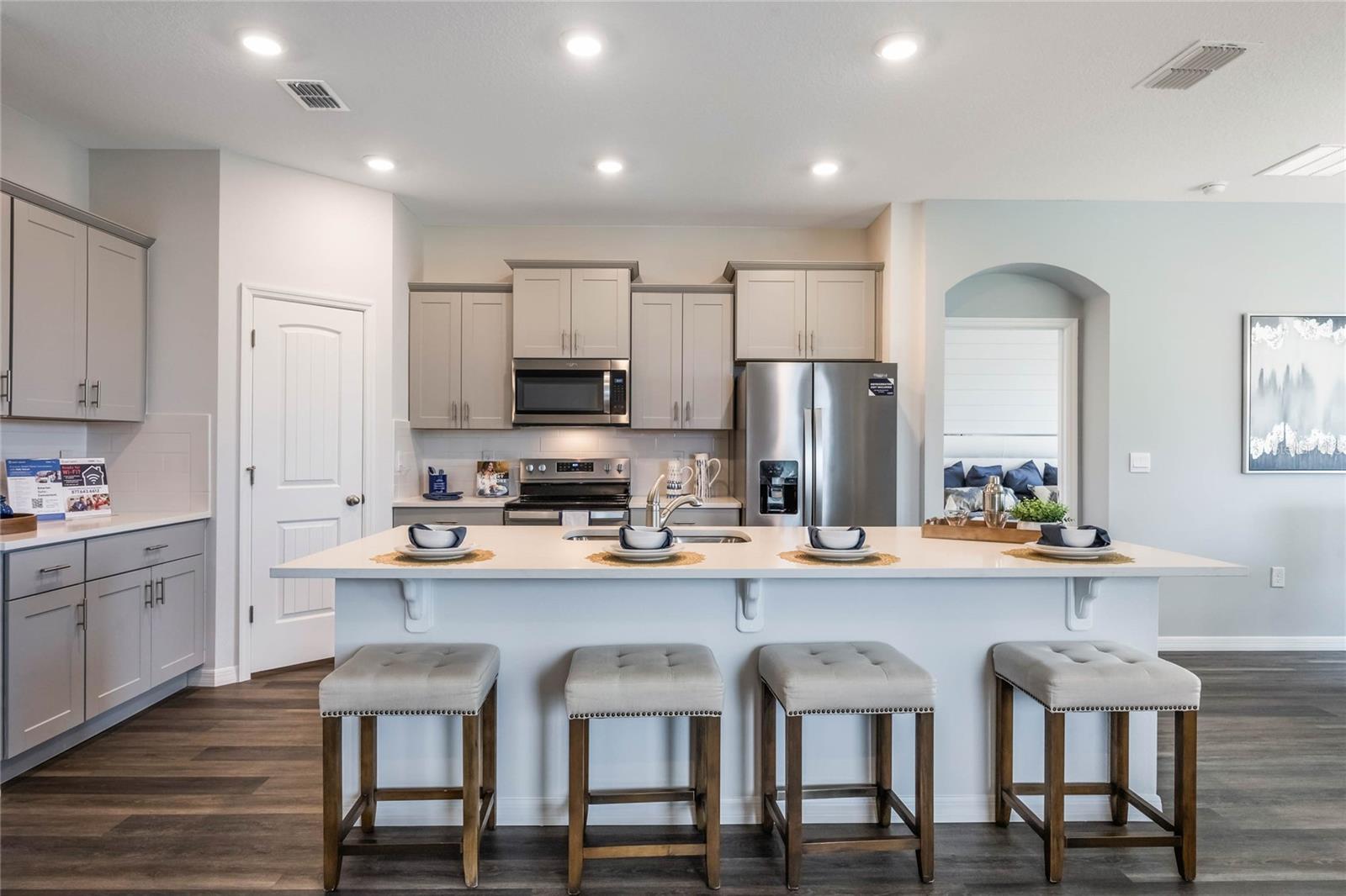 2079 ASHWOOD BLUFF DR, OCOEE, FL, 34761