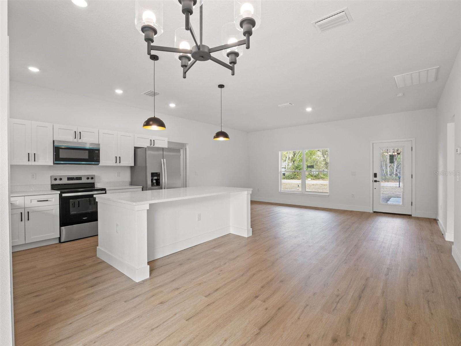 110 GUAVA PLACE DR, OCKLAWAHA, FL, 32179