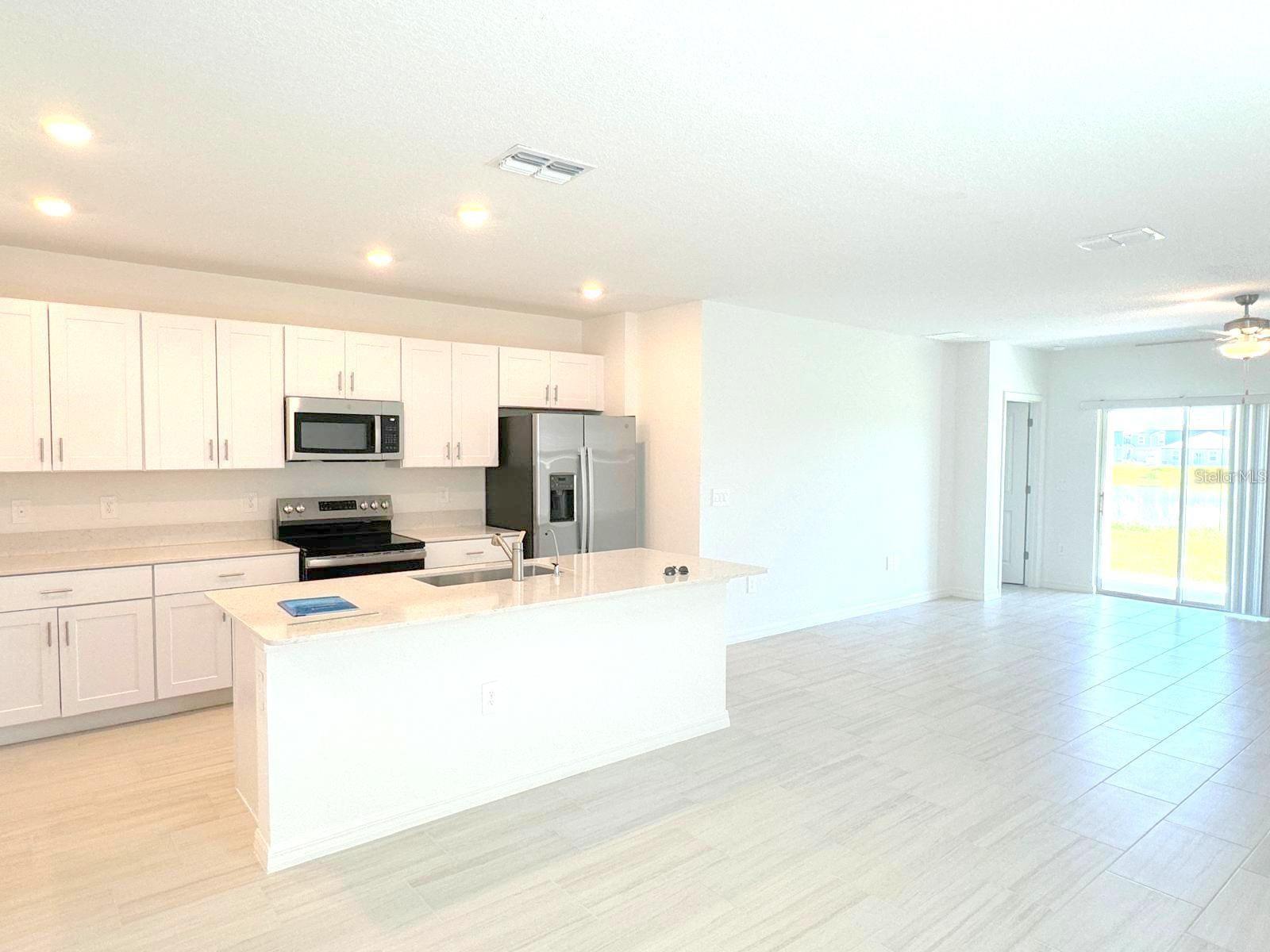 11476 RADIANT SHORE LOOP, SAN ANTONIO, FL, 33576
