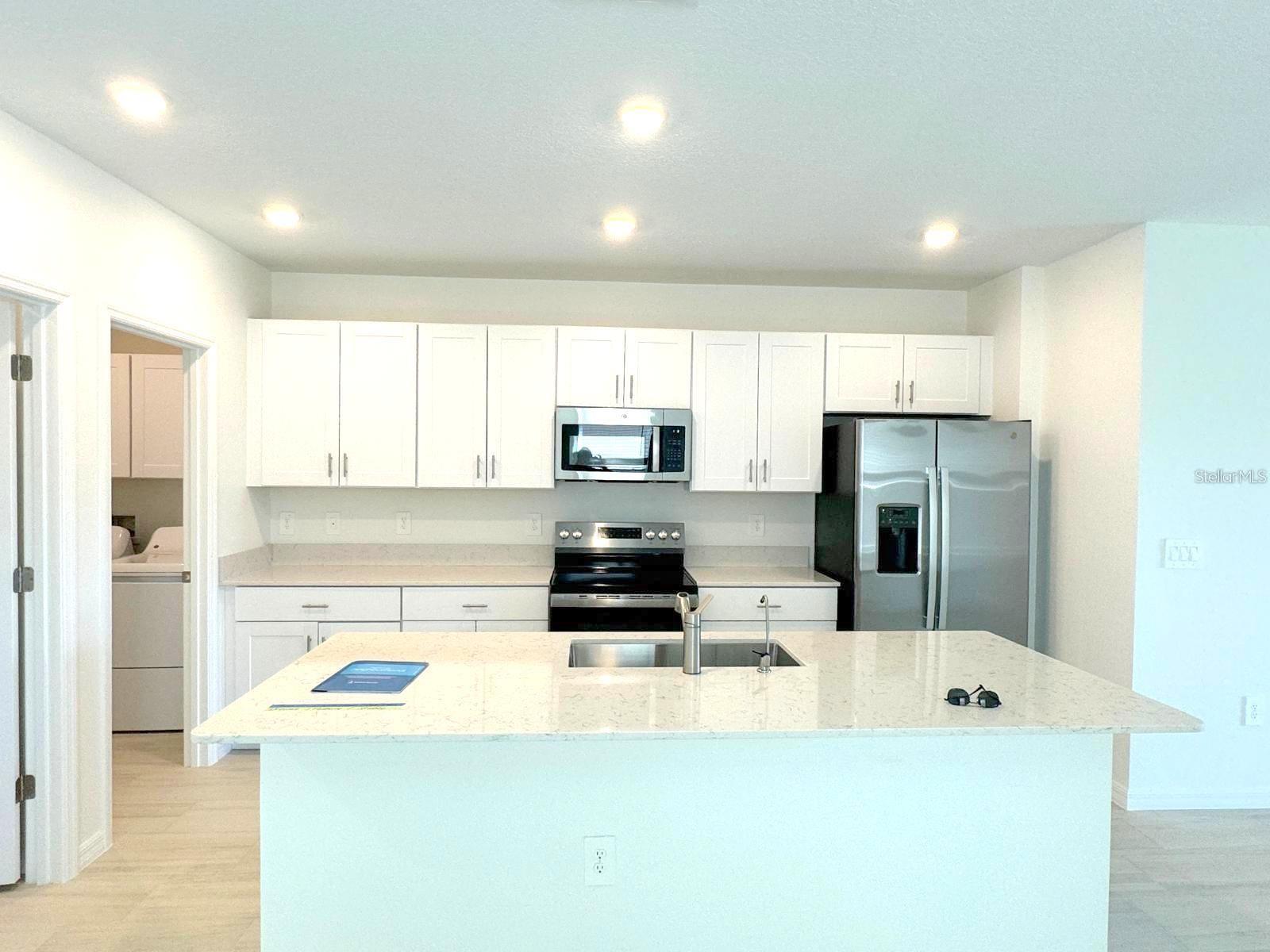 11476 RADIANT SHORE LOOP, SAN ANTONIO, FL, 33576