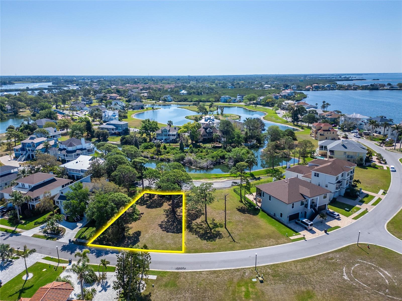 N POINTE ALEXIS DR, TARPON SPRINGS, FL, 34689