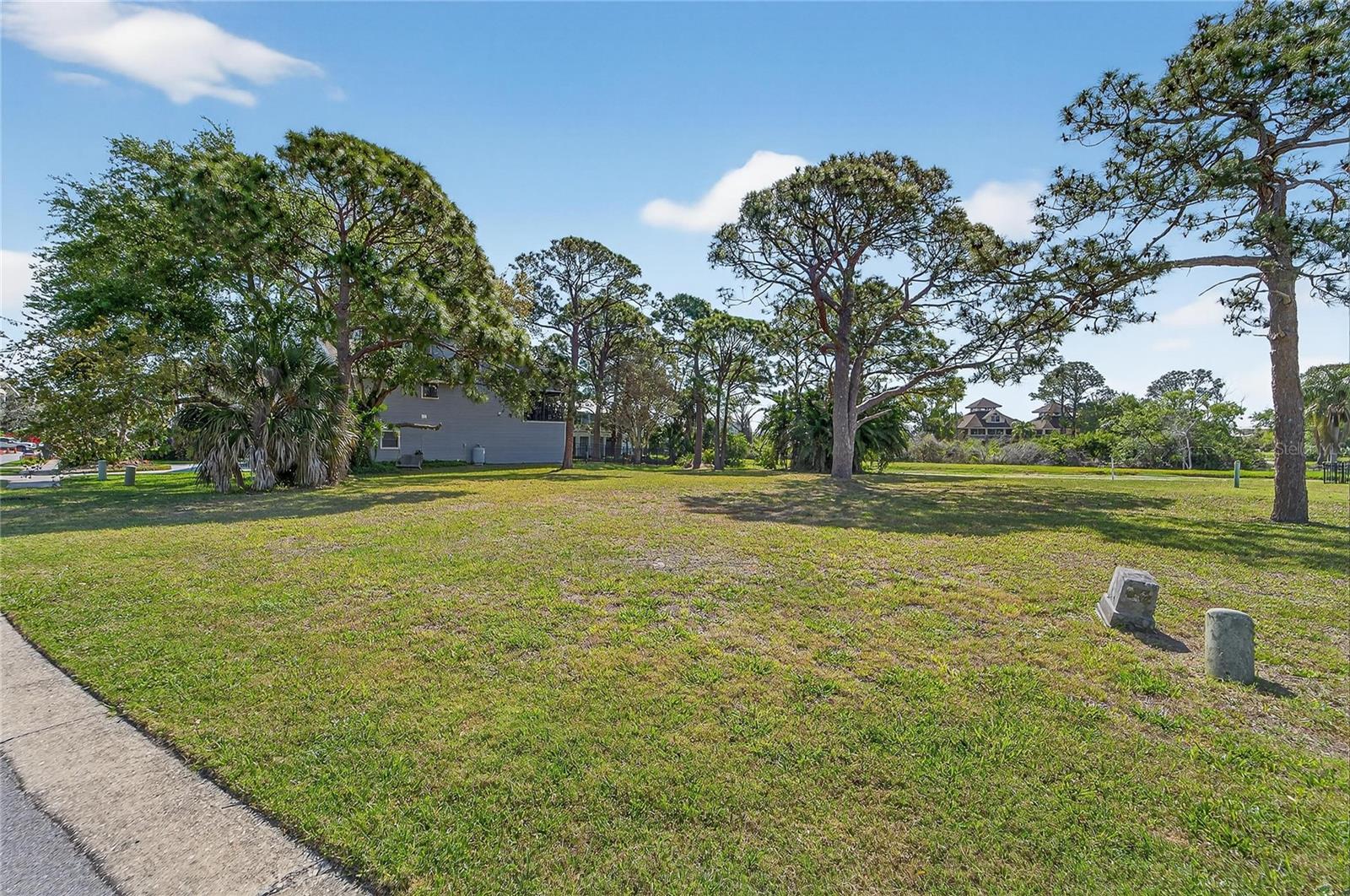 N POINTE ALEXIS DR, TARPON SPRINGS, FL, 34689