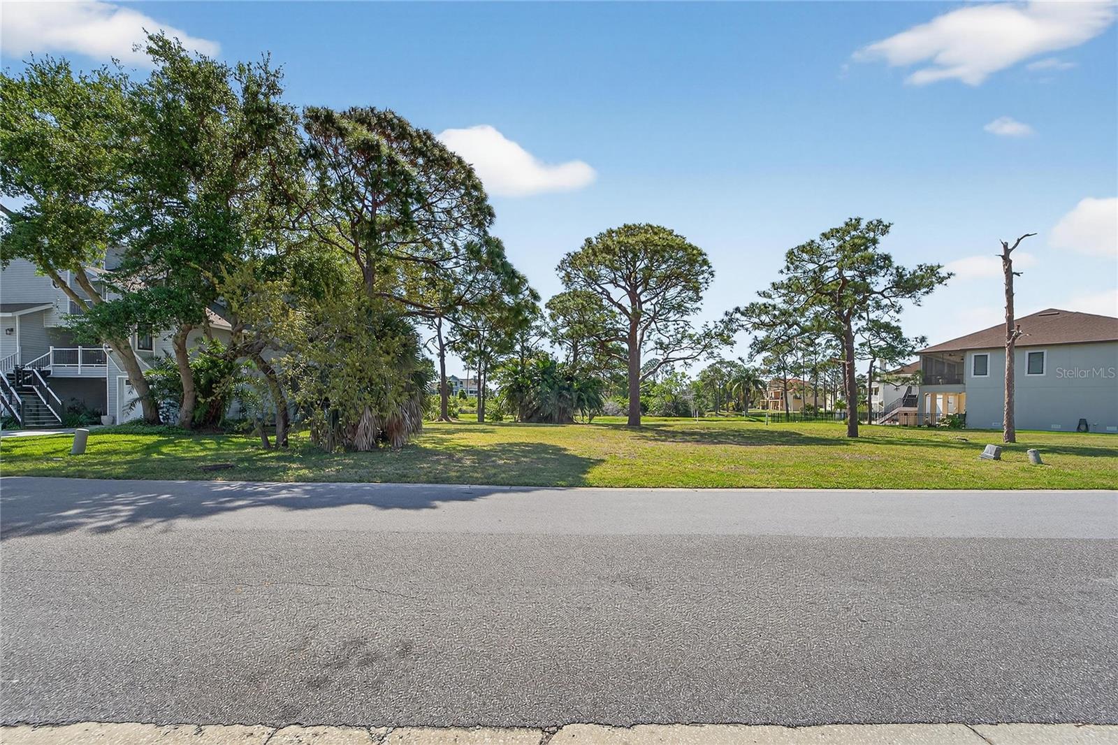 N POINTE ALEXIS DR, TARPON SPRINGS, FL, 34689