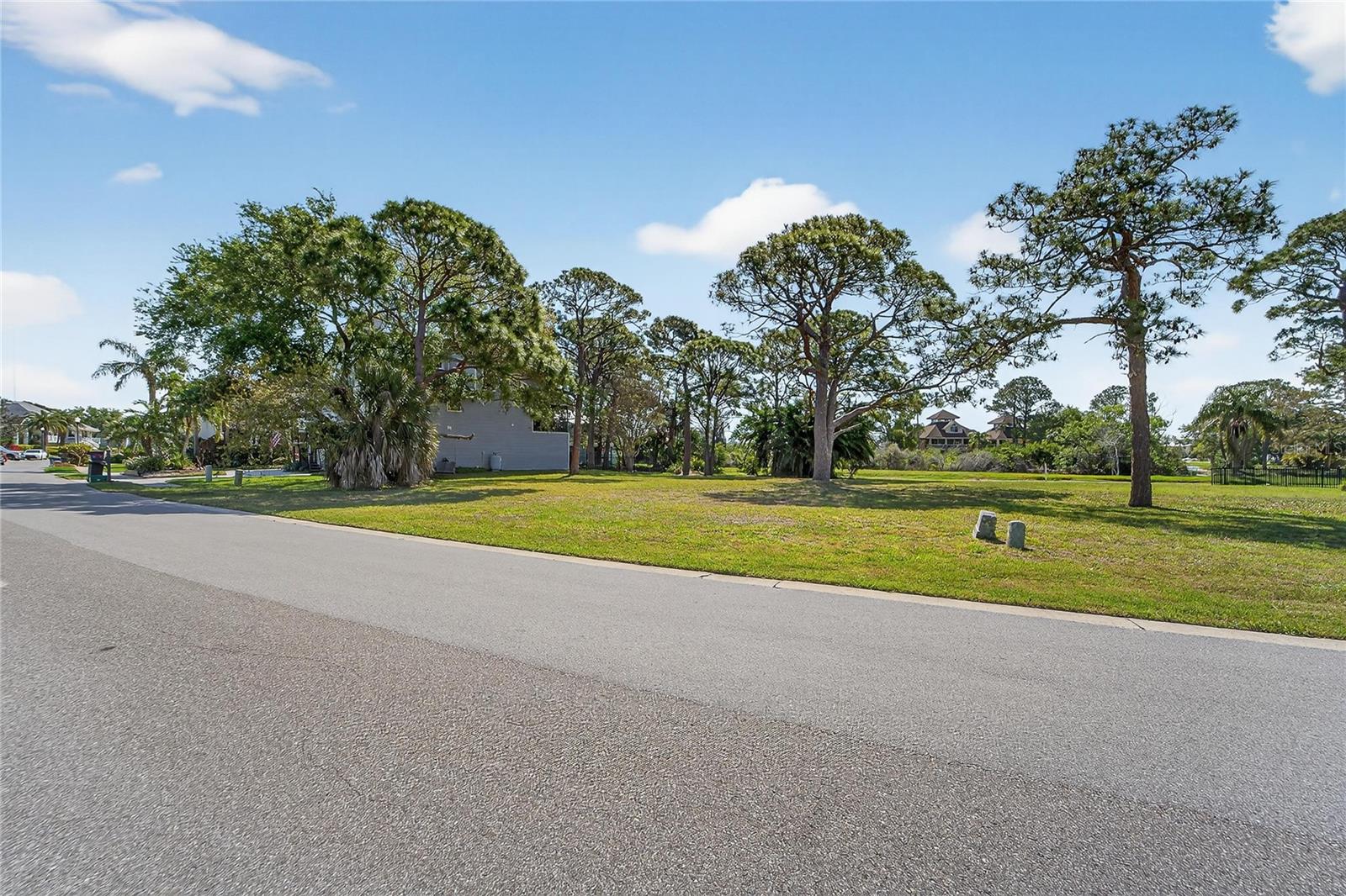 N POINTE ALEXIS DR, TARPON SPRINGS, FL, 34689