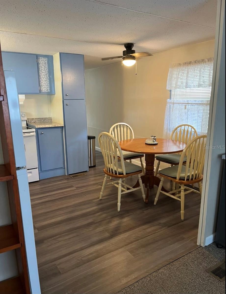 38961 STAPLEY CIR, ZEPHYRHILLS, FL, 33540
