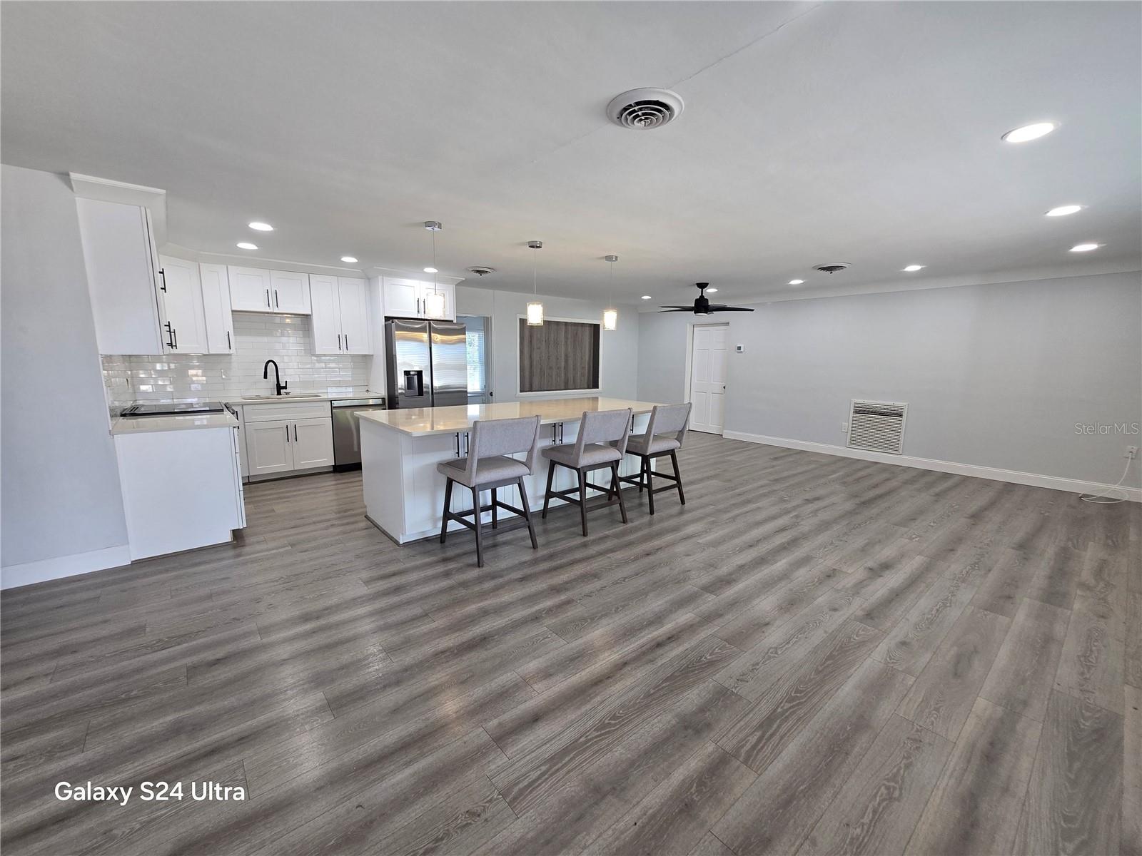 5942 52ND AVE N, KENNETH CITY, FL, 33709