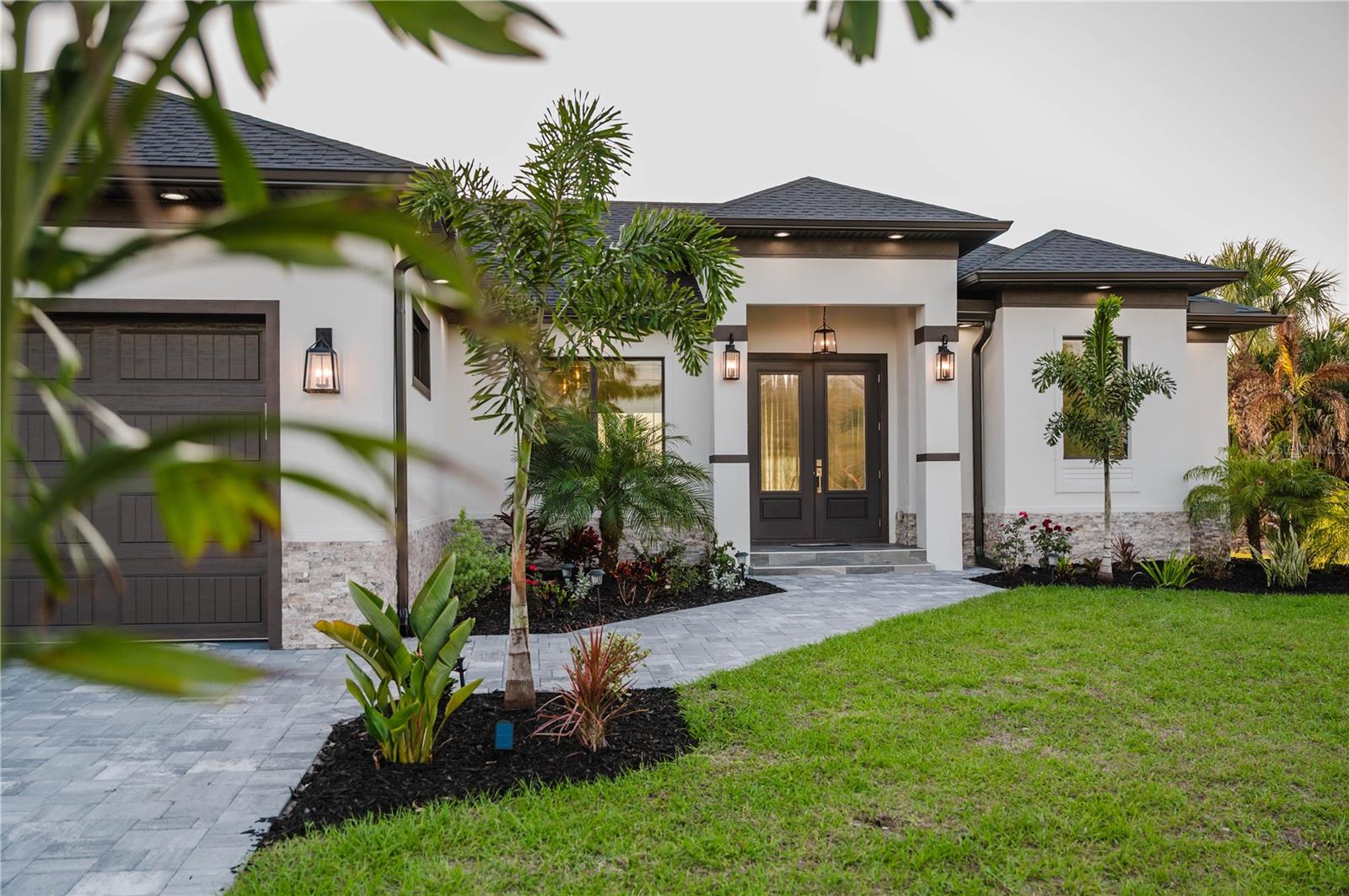 10401 SUNDAY DR, PORT CHARLOTTE, FL, 33981