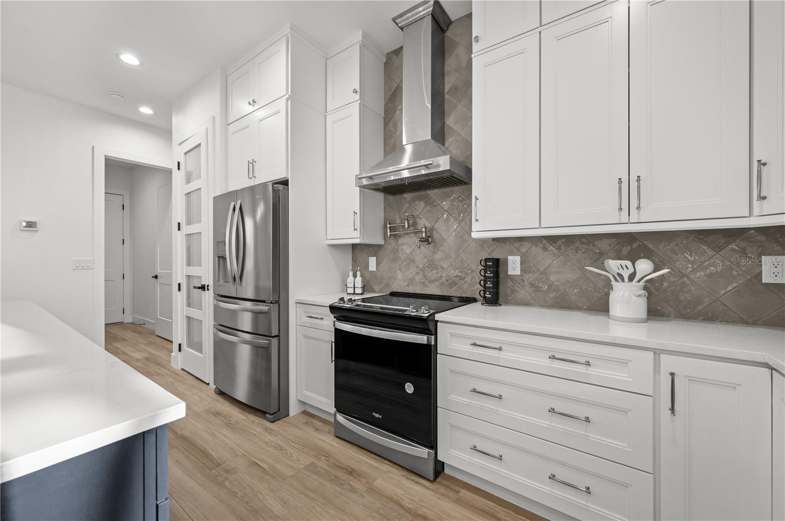 10401 SUNDAY DR, PORT CHARLOTTE, FL, 33981