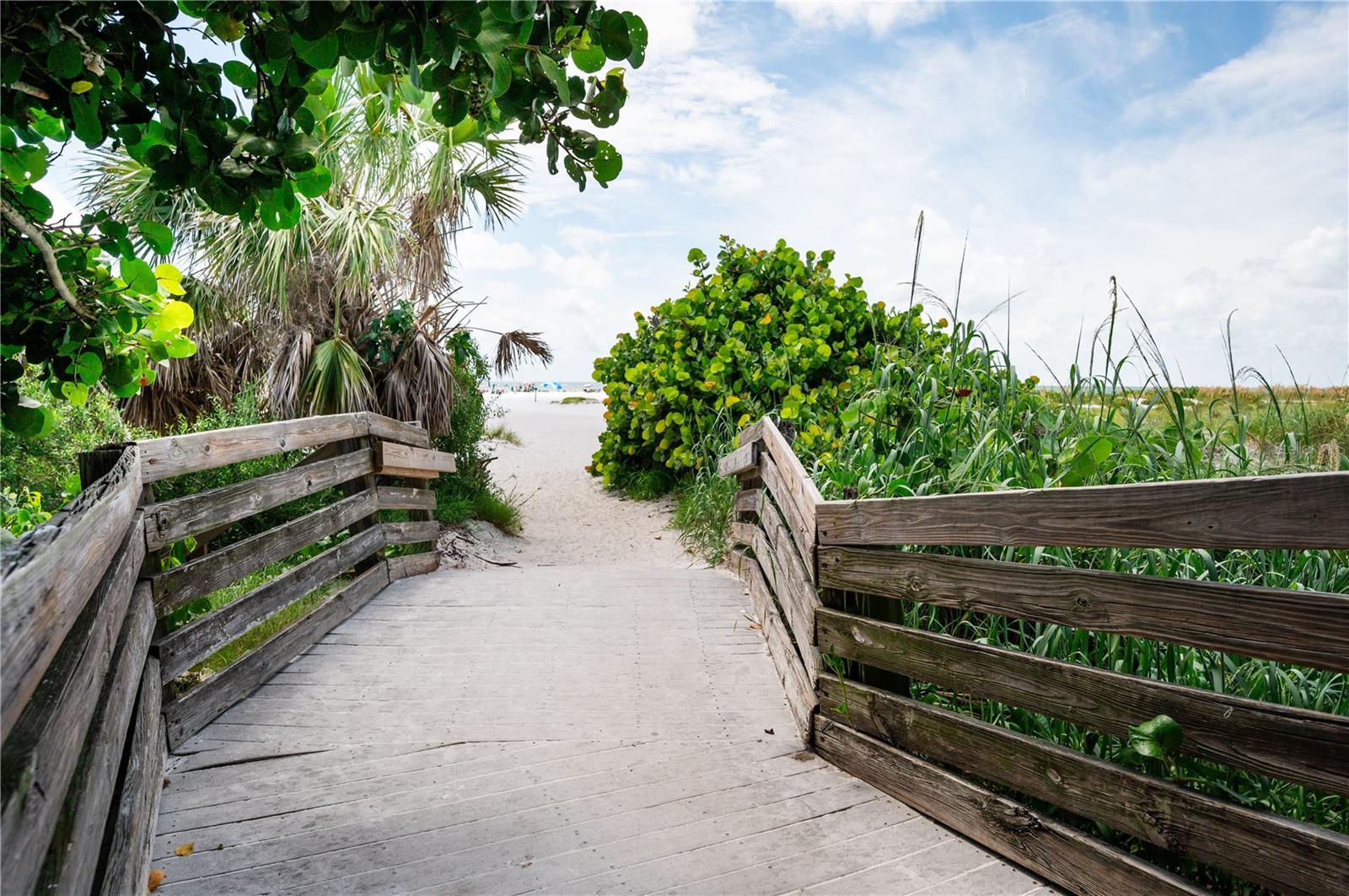 10401 SUNDAY DR, PORT CHARLOTTE, FL, 33981