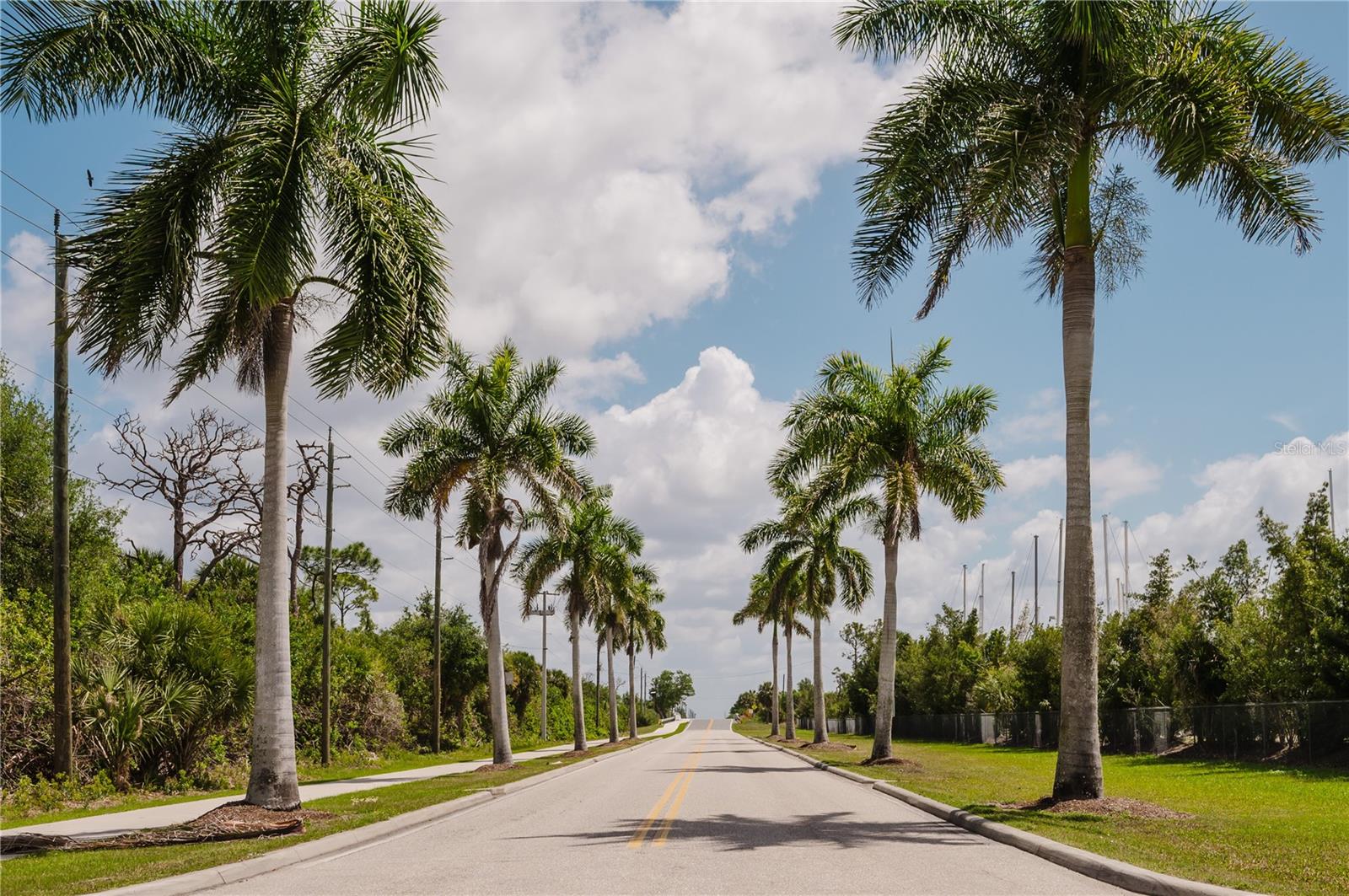 10401 SUNDAY DR, PORT CHARLOTTE, FL, 33981