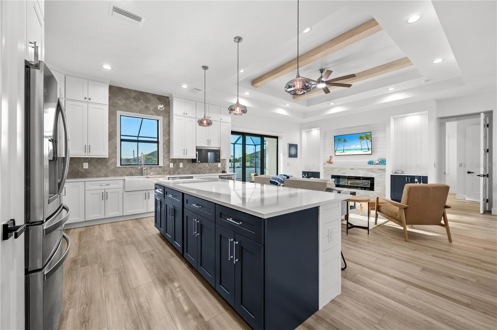 10401 SUNDAY DR, PORT CHARLOTTE, FL, 33981