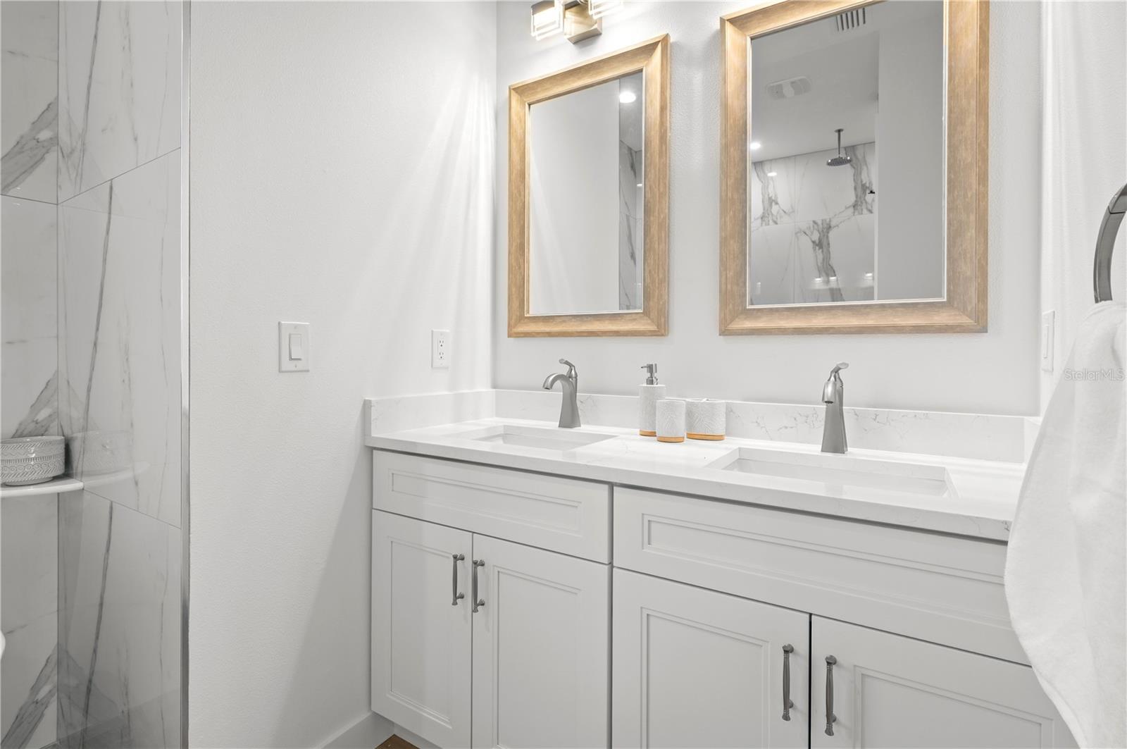 10401 SUNDAY DR, PORT CHARLOTTE, FL, 33981