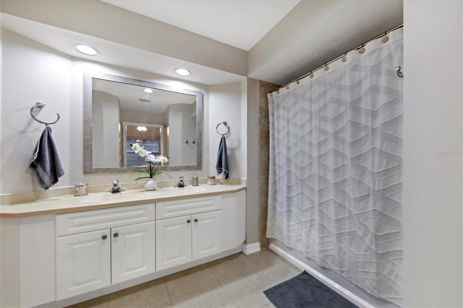 3604 54TH DR W #203, BRADENTON, FL, 34210