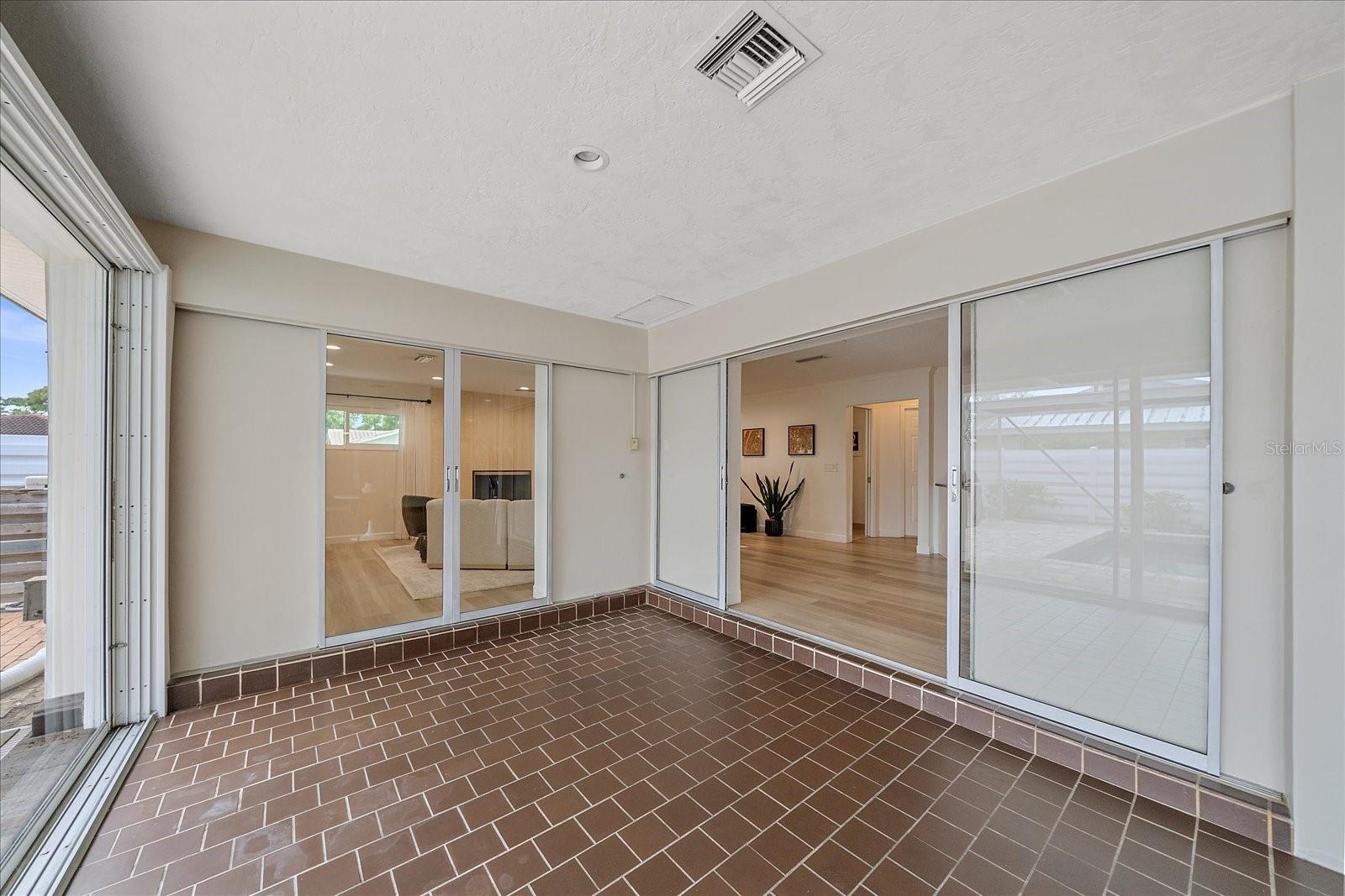 1734 RIVIERA CIR, SARASOTA, FL, 34232