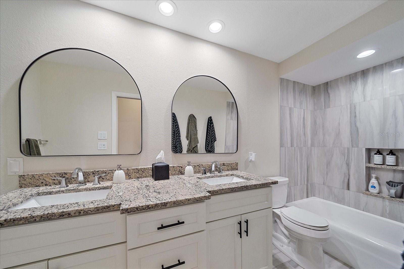 1734 RIVIERA CIR, SARASOTA, FL, 34232