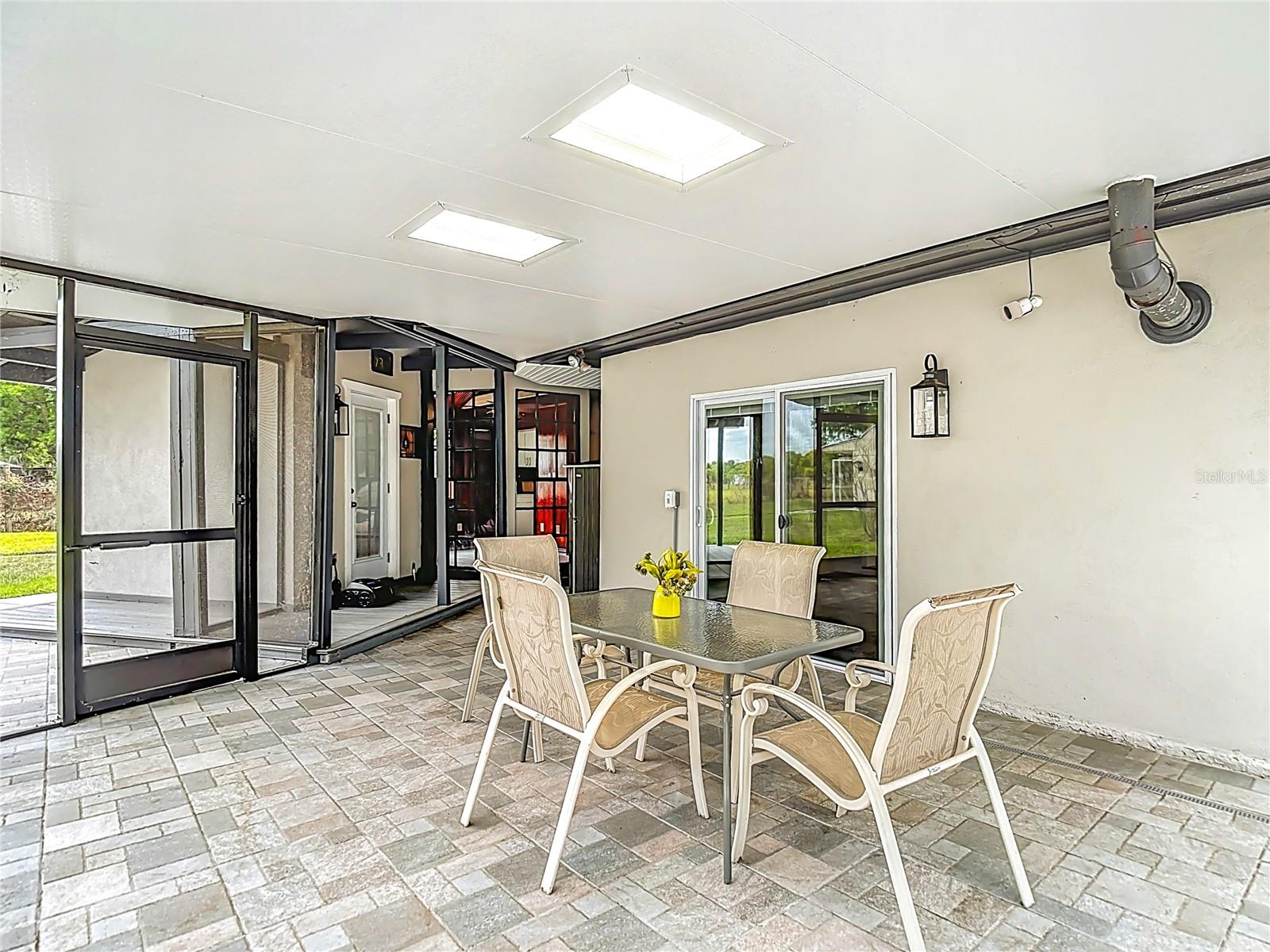 Insulated covered lanai