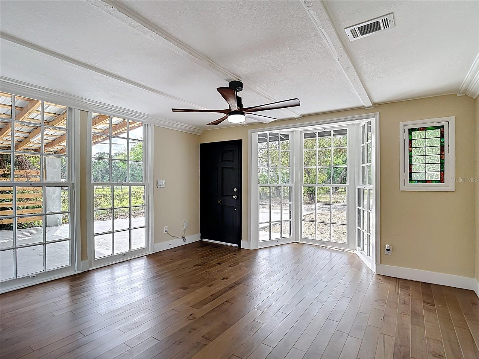 floor to ceiling windows