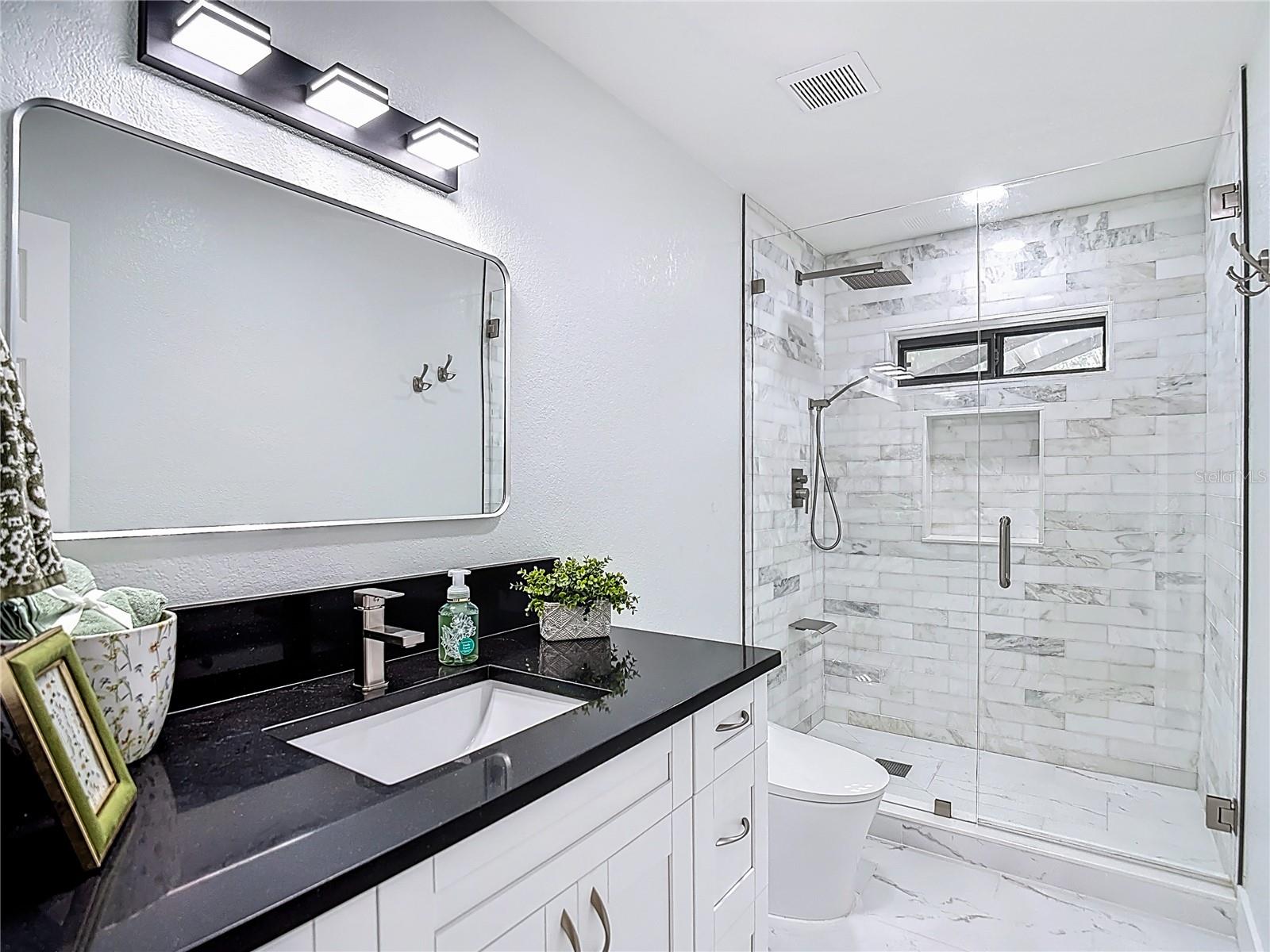 shared bath for bedroom 2 & 3