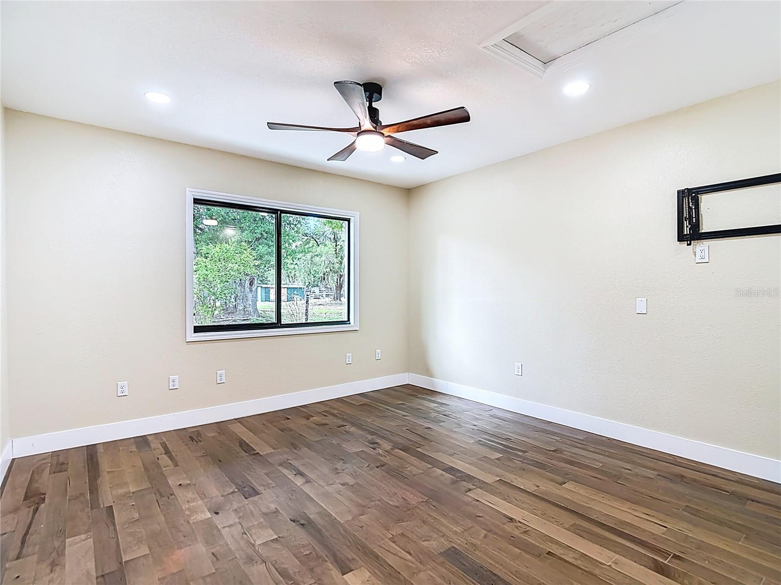 Oversized 4th bedroom