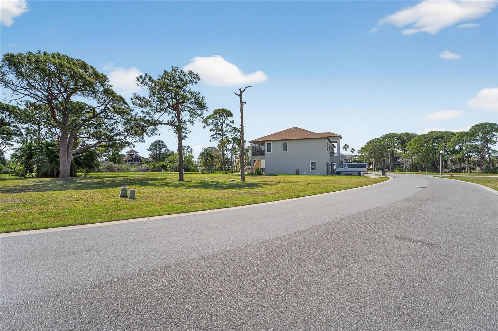 N POINTE ALEXIS DR, TARPON SPRINGS, FL, 34689