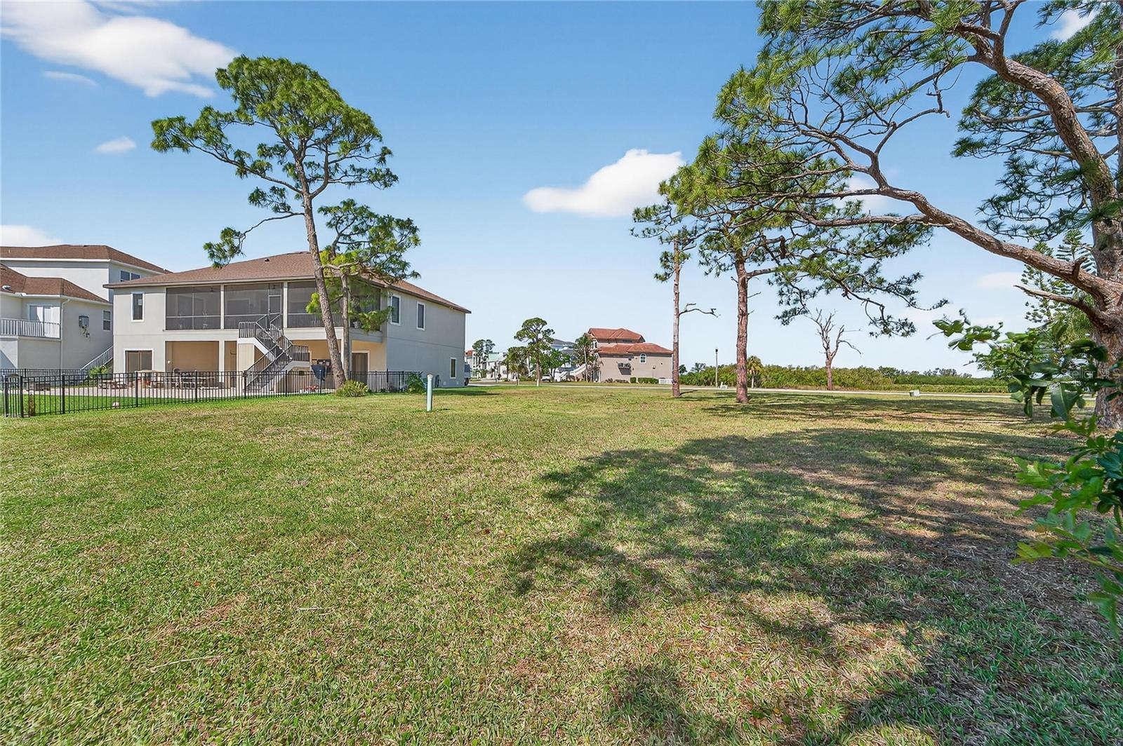 N POINTE ALEXIS DR, TARPON SPRINGS, FL, 34689