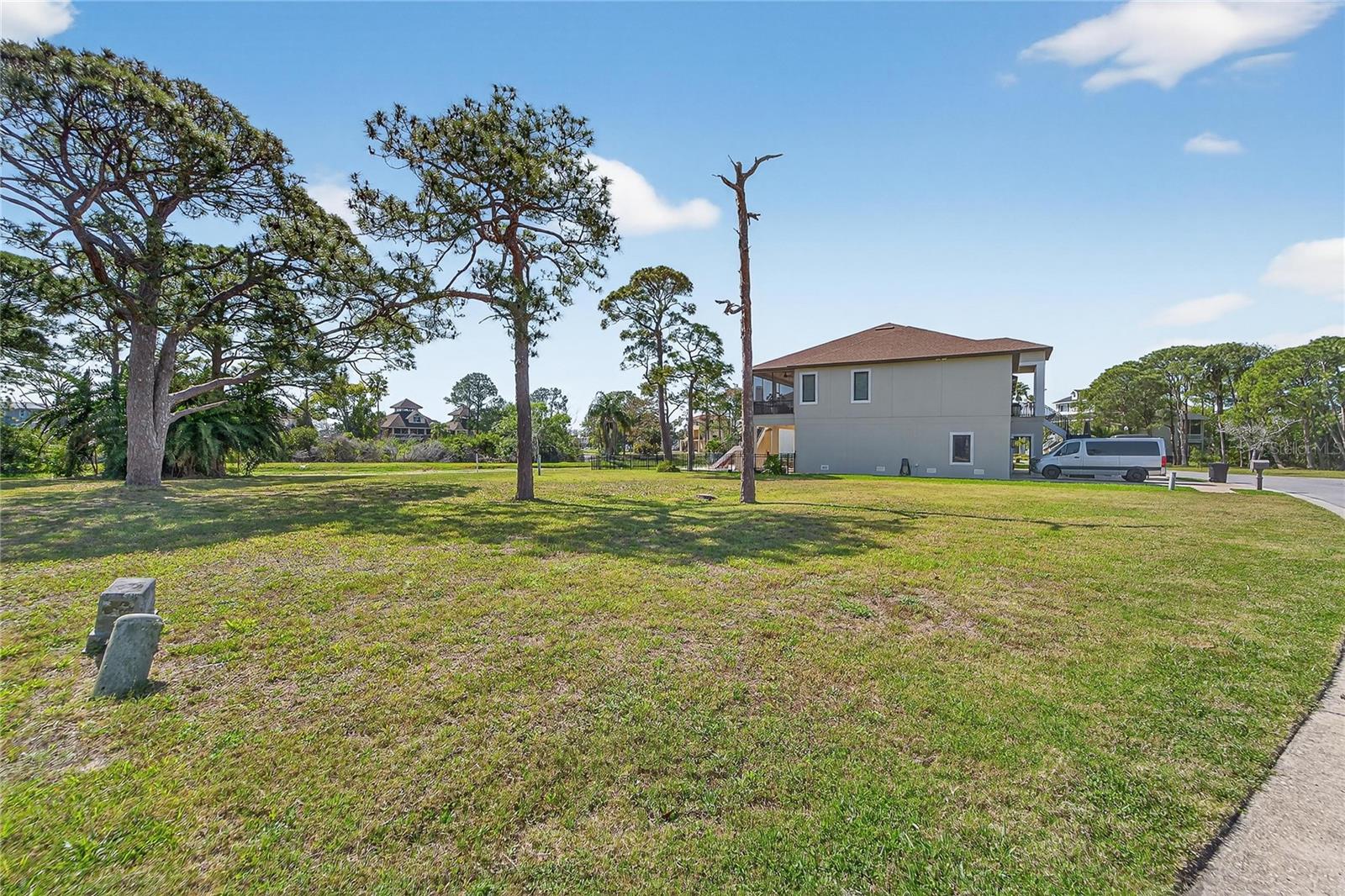 N POINTE ALEXIS DR, TARPON SPRINGS, FL, 34689