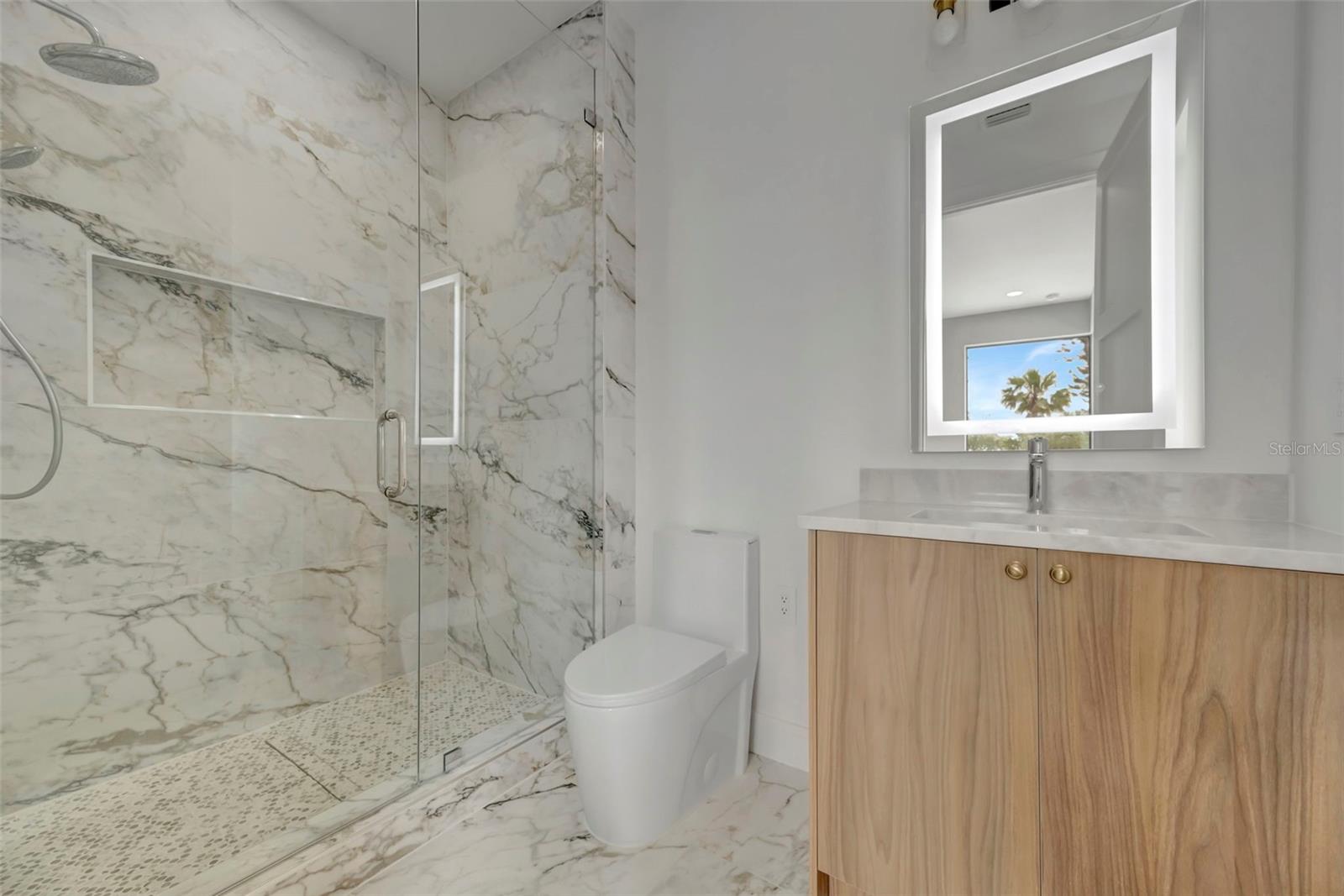 7176 S SHORE DR S, ST PETERSBURG, FL, 33707