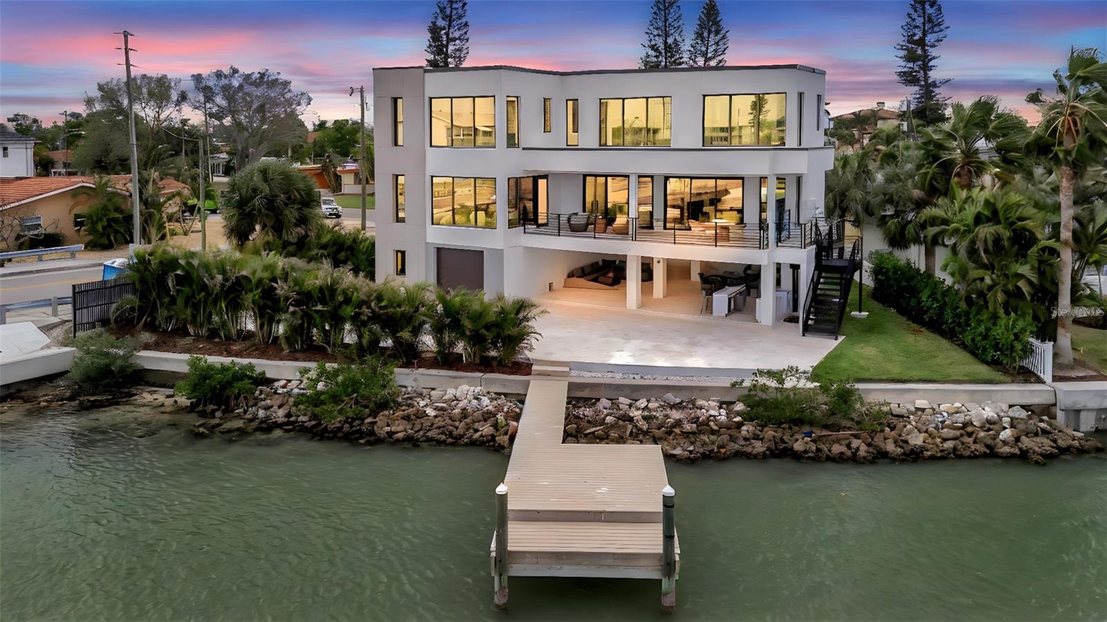 7176 S SHORE DR S, ST PETERSBURG, FL, 33707