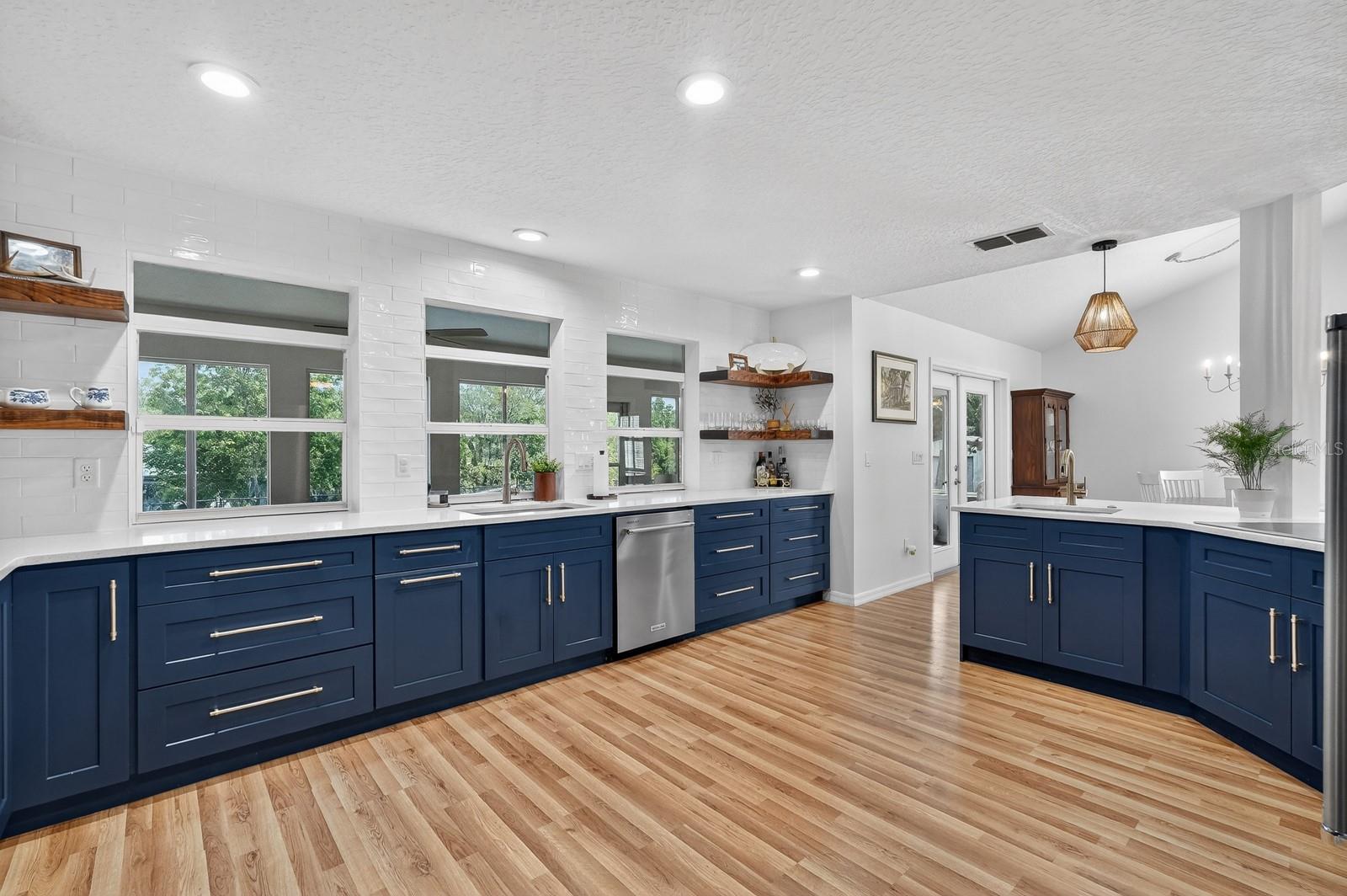1523 LAKESIDE DR, DELAND, FL, 32720