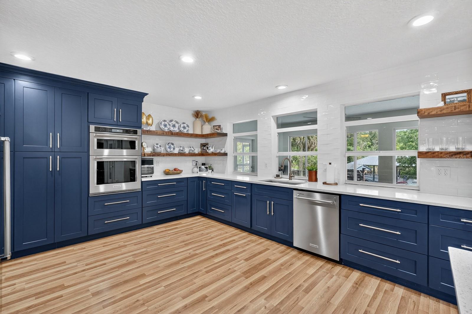 1523 LAKESIDE DR, DELAND, FL, 32720