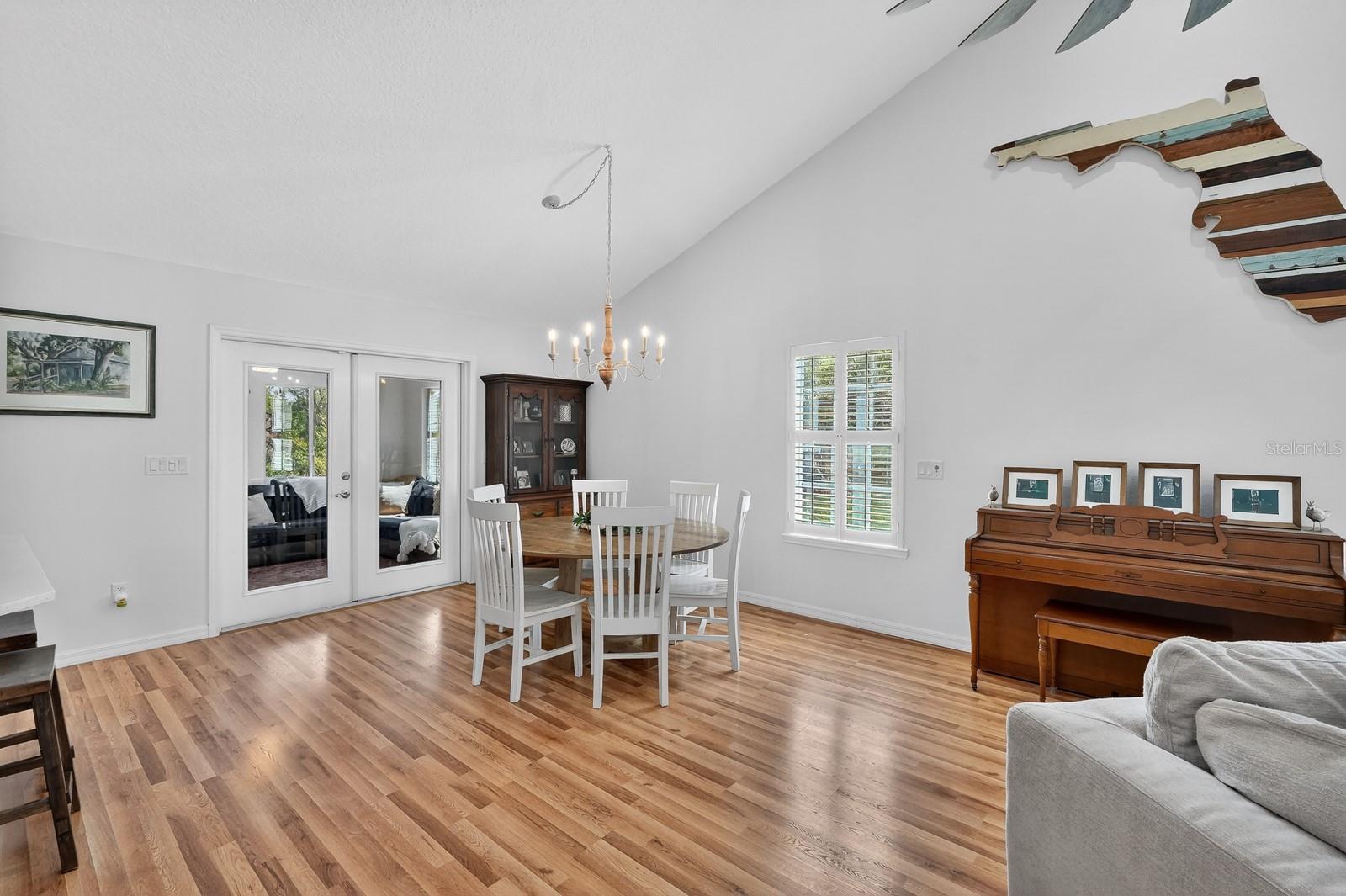 1523 LAKESIDE DR, DELAND, FL, 32720