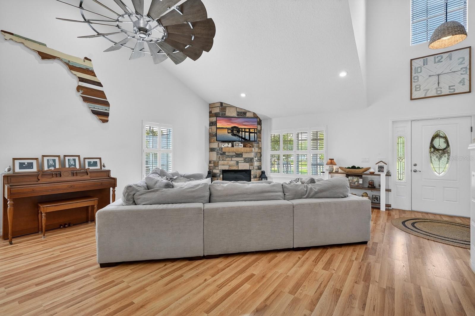 1523 LAKESIDE DR, DELAND, FL, 32720