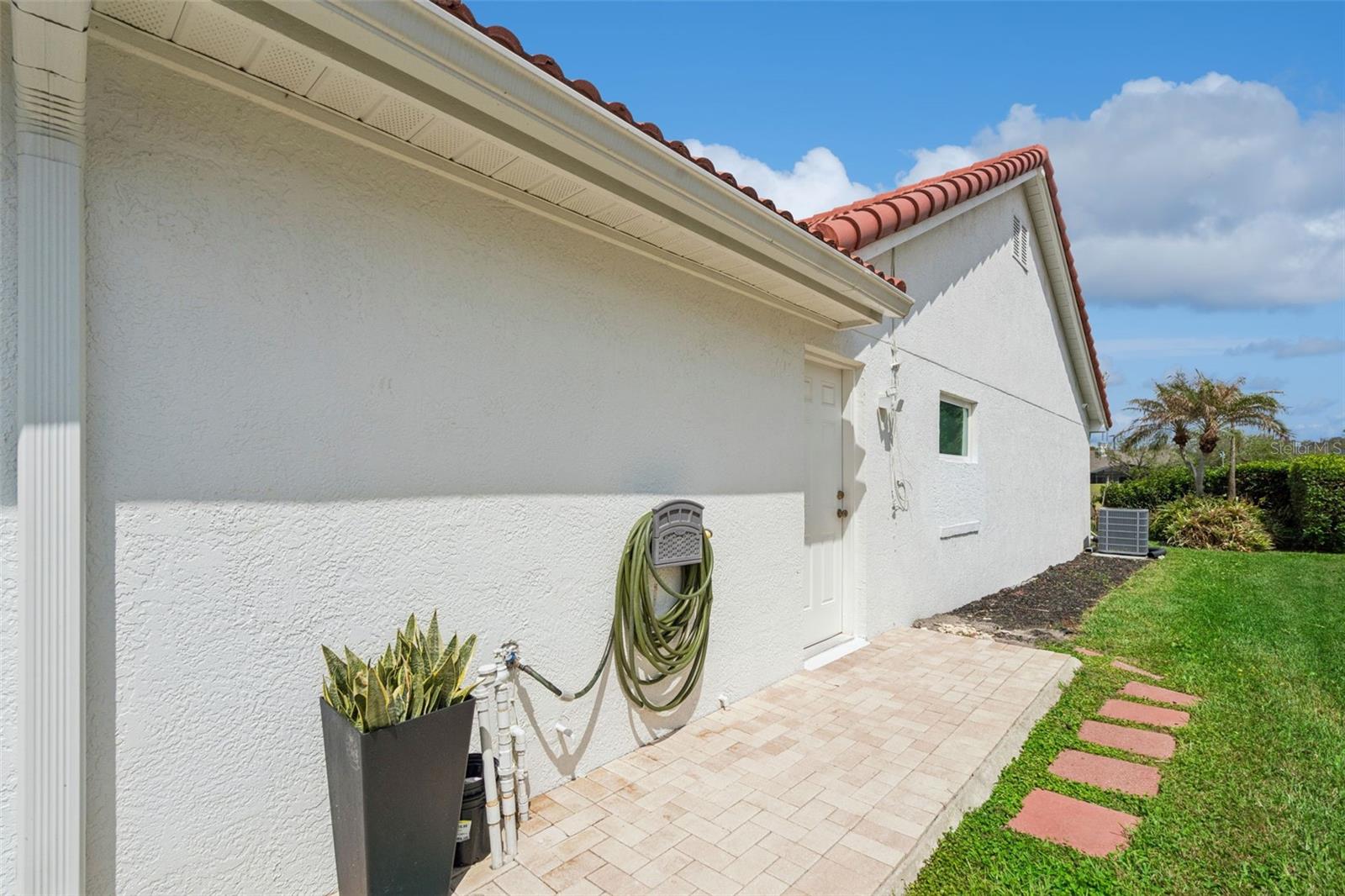 3925 WOODSFIELD CT, ORLANDO, FL, 32822