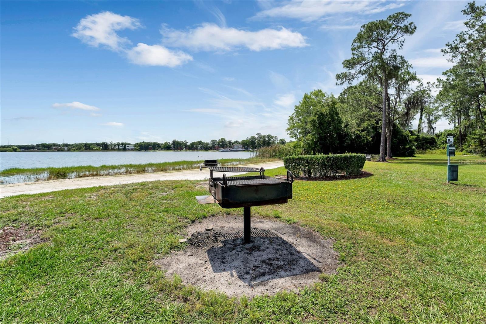 3925 WOODSFIELD CT, ORLANDO, FL, 32822