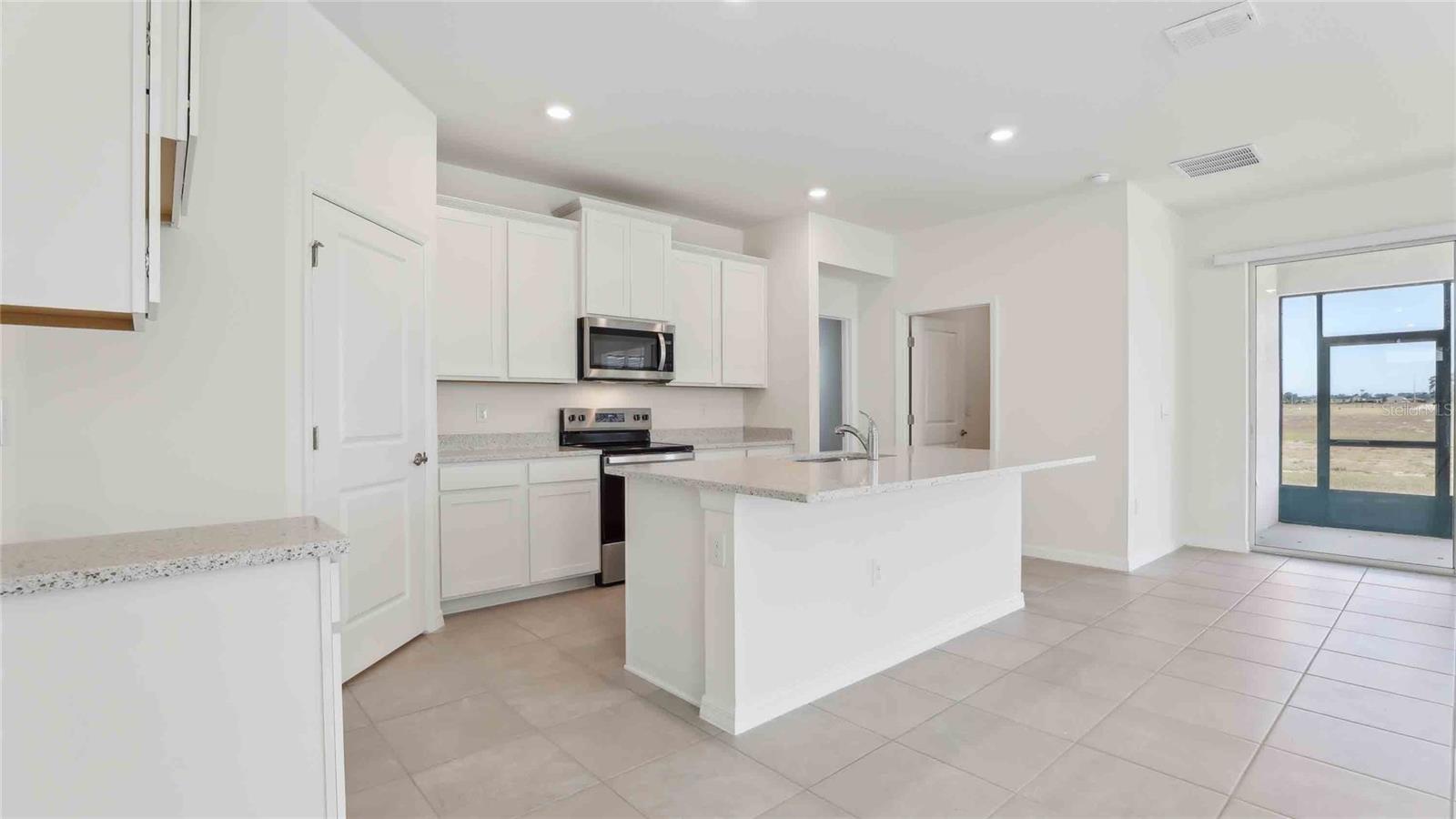 8171 IVES PL, WILDWOOD, FL, 34785