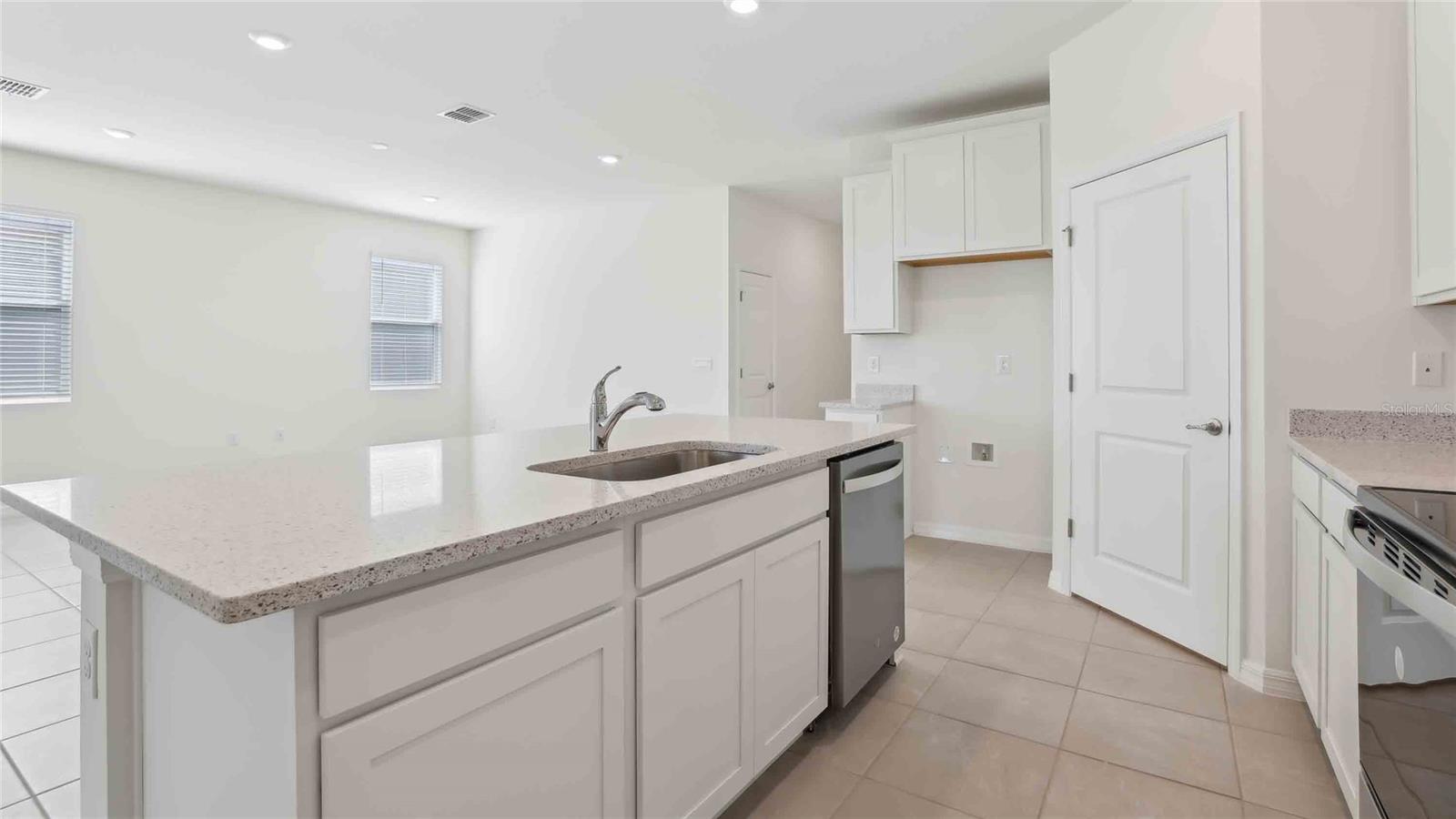 8171 IVES PL, WILDWOOD, FL, 34785
