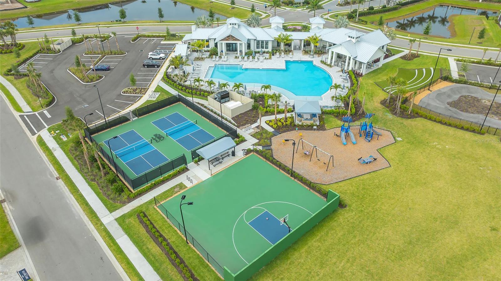 16905 SWEETWATER VILLAGE DR, BRADENTON, FL, 34211