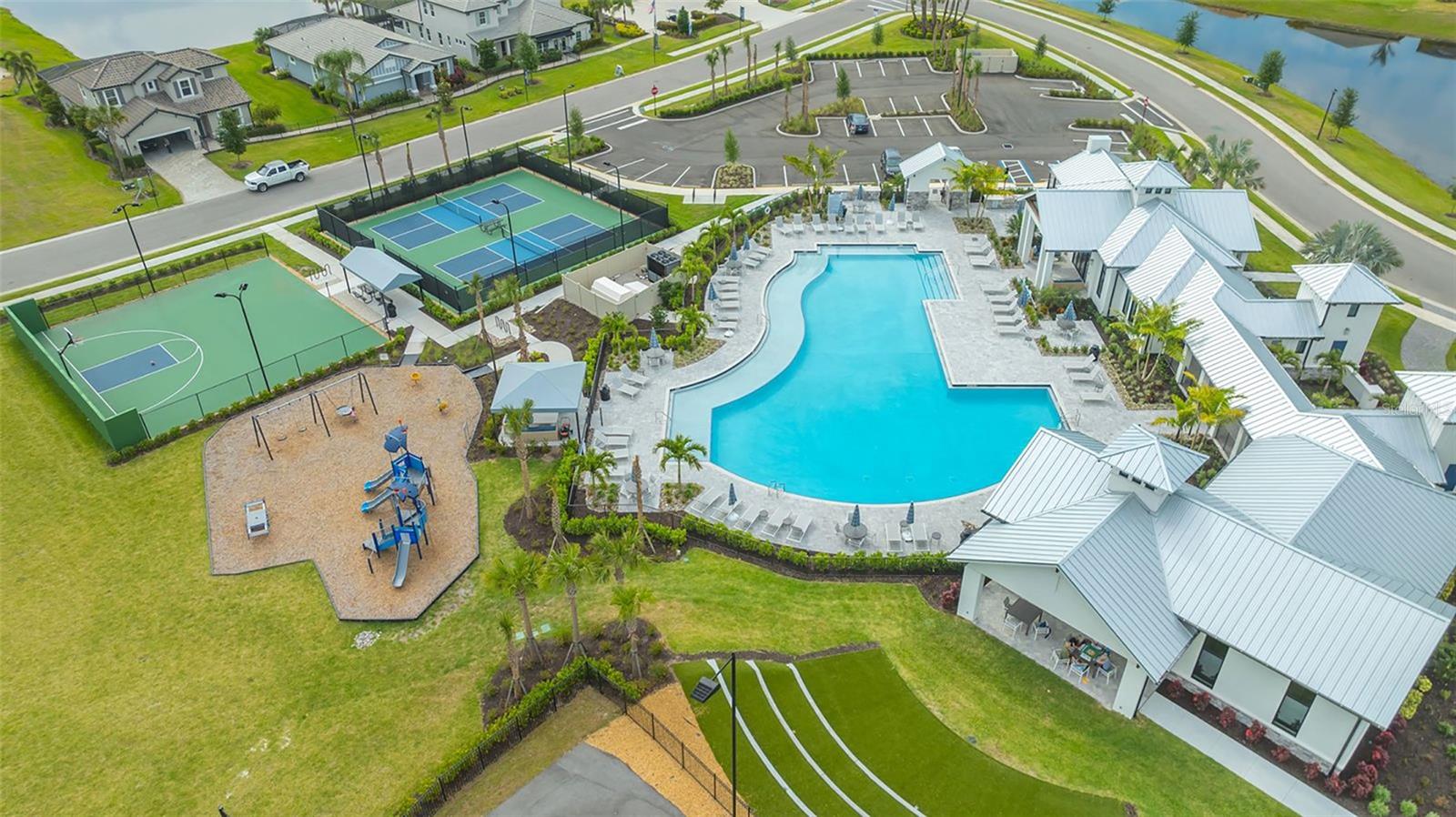 16905 SWEETWATER VILLAGE DR, BRADENTON, FL, 34211