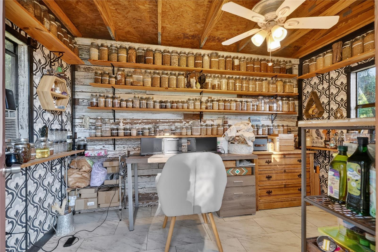 29239 S CORLEY ISLAND RD, LEESBURG, FL, 34748