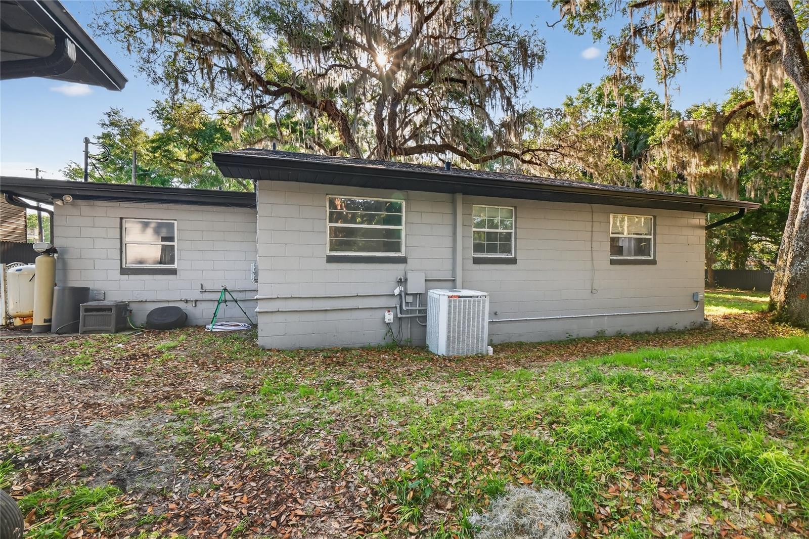 29239 S CORLEY ISLAND RD, LEESBURG, FL, 34748